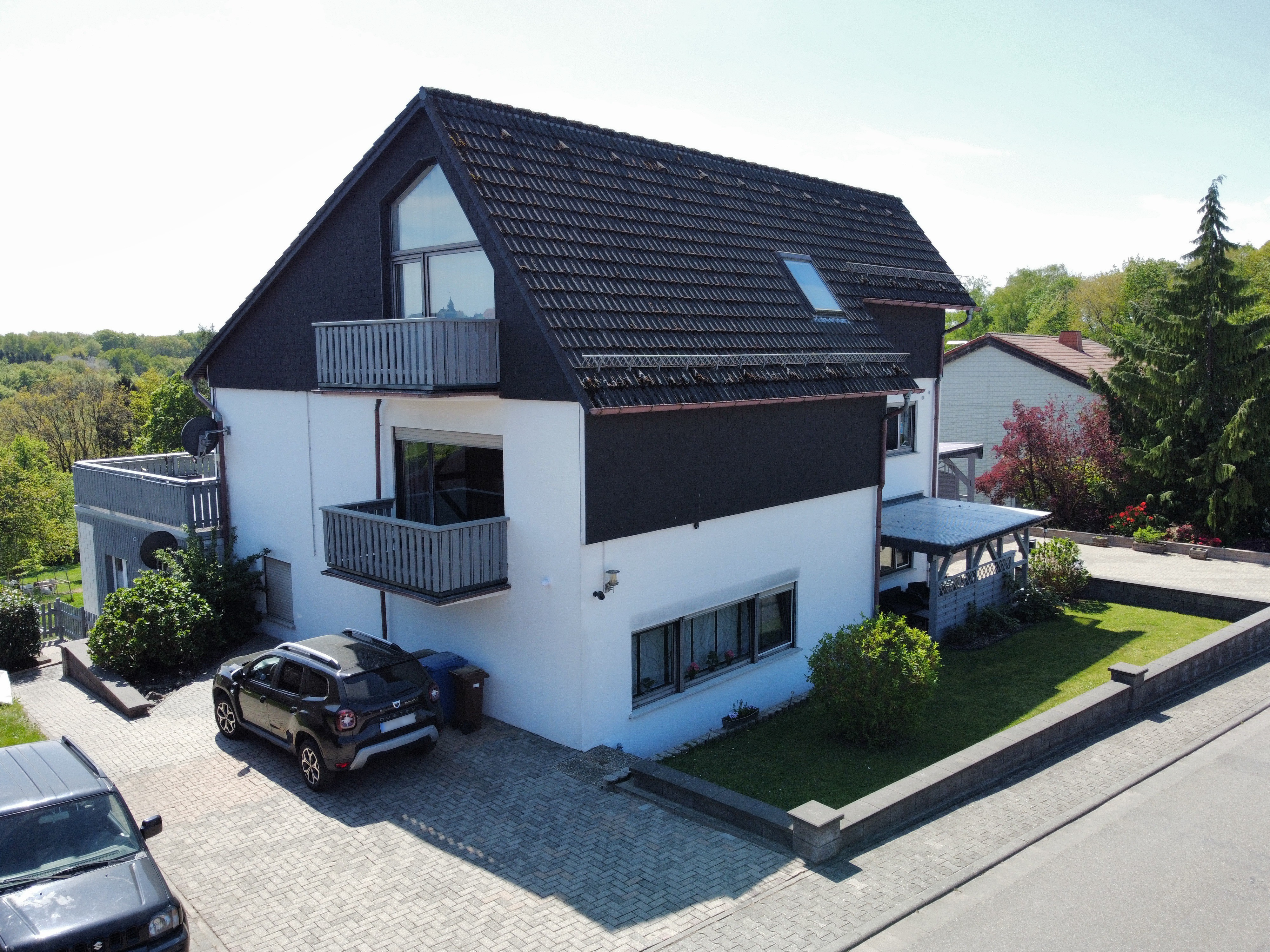 Großzügiges Einfamilienhaus mit Einliegerwohnung und traumhaftem Weitblick!