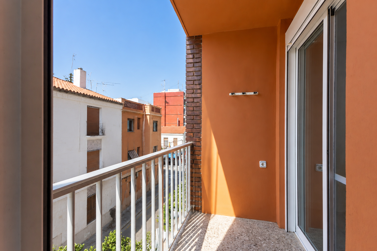 Magnificent apartment with balcony next to the beach