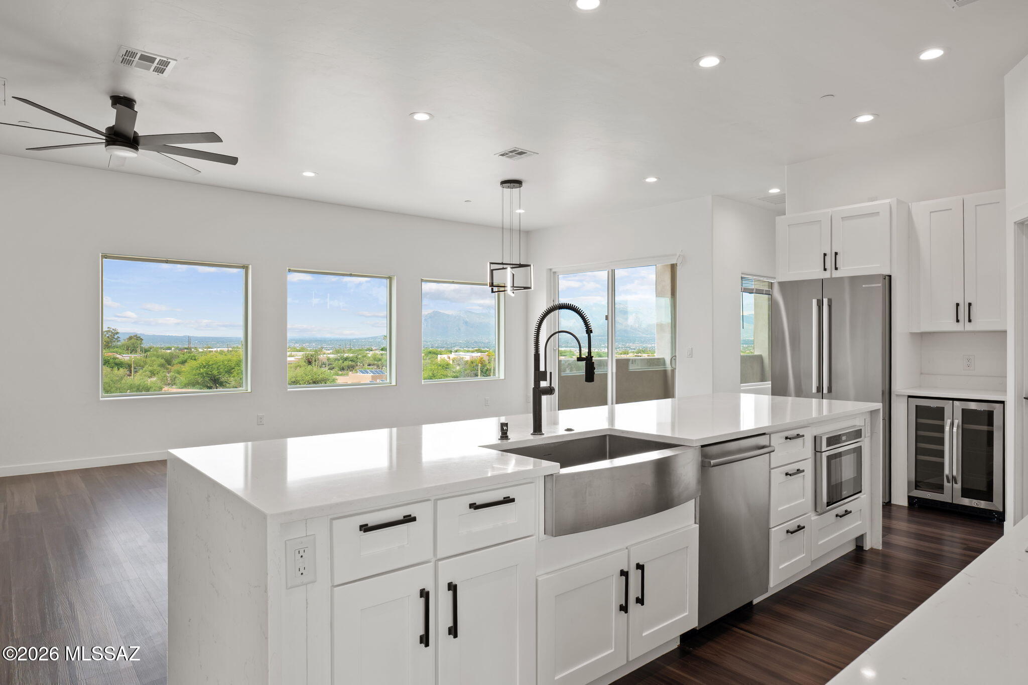 Modern, Private, and Expansive Mountain Views