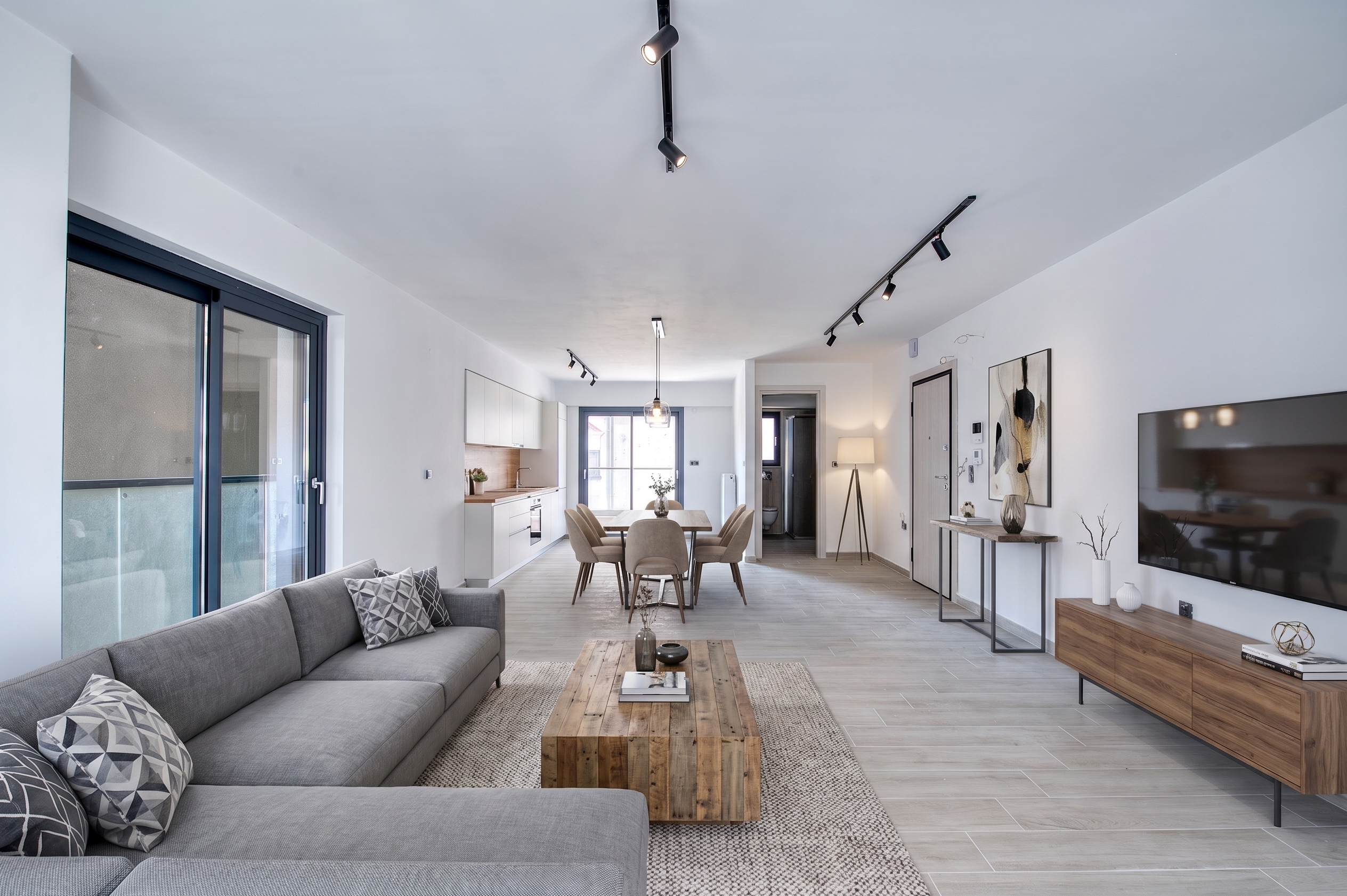 Spacious coastal duplex in Nea Krini
