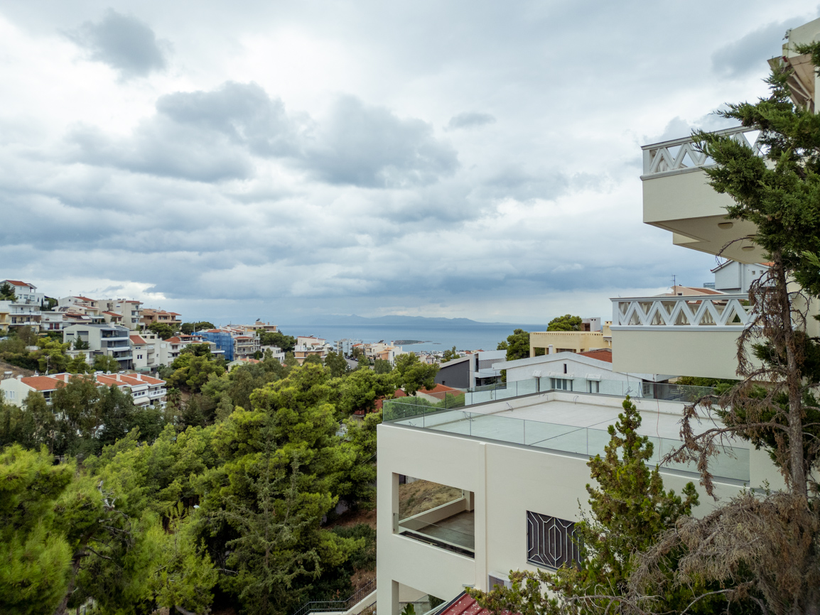 Double frontage plot with sea view in Panorama Voula