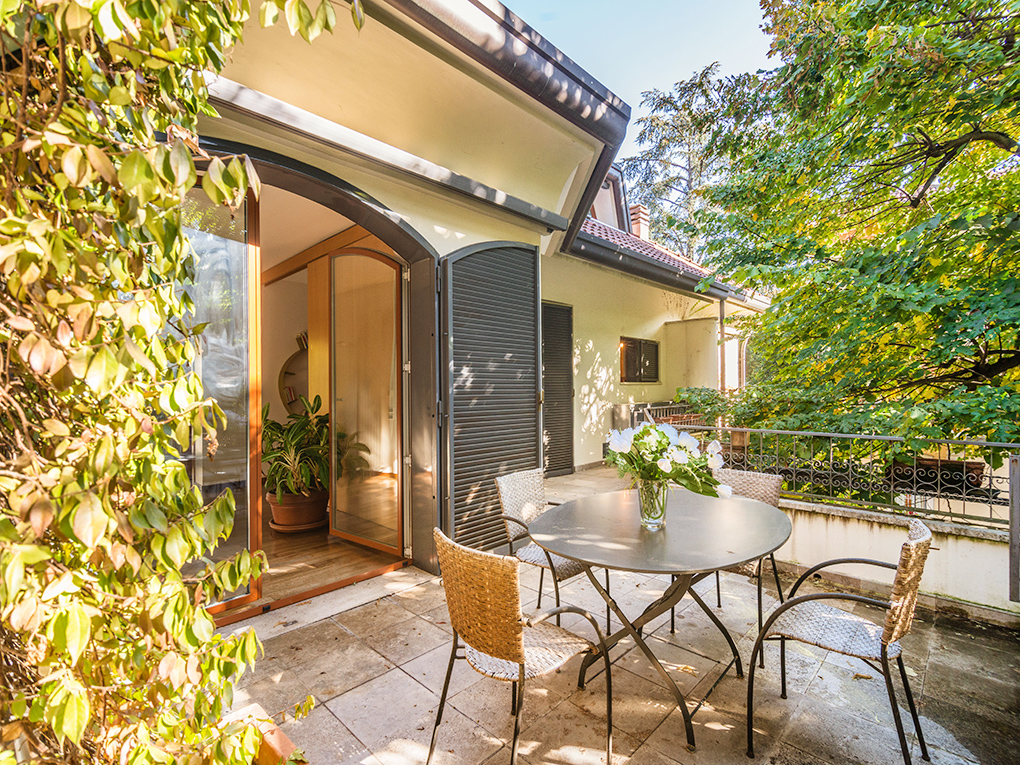 Apartment with terrace and garden in the heart of Monza