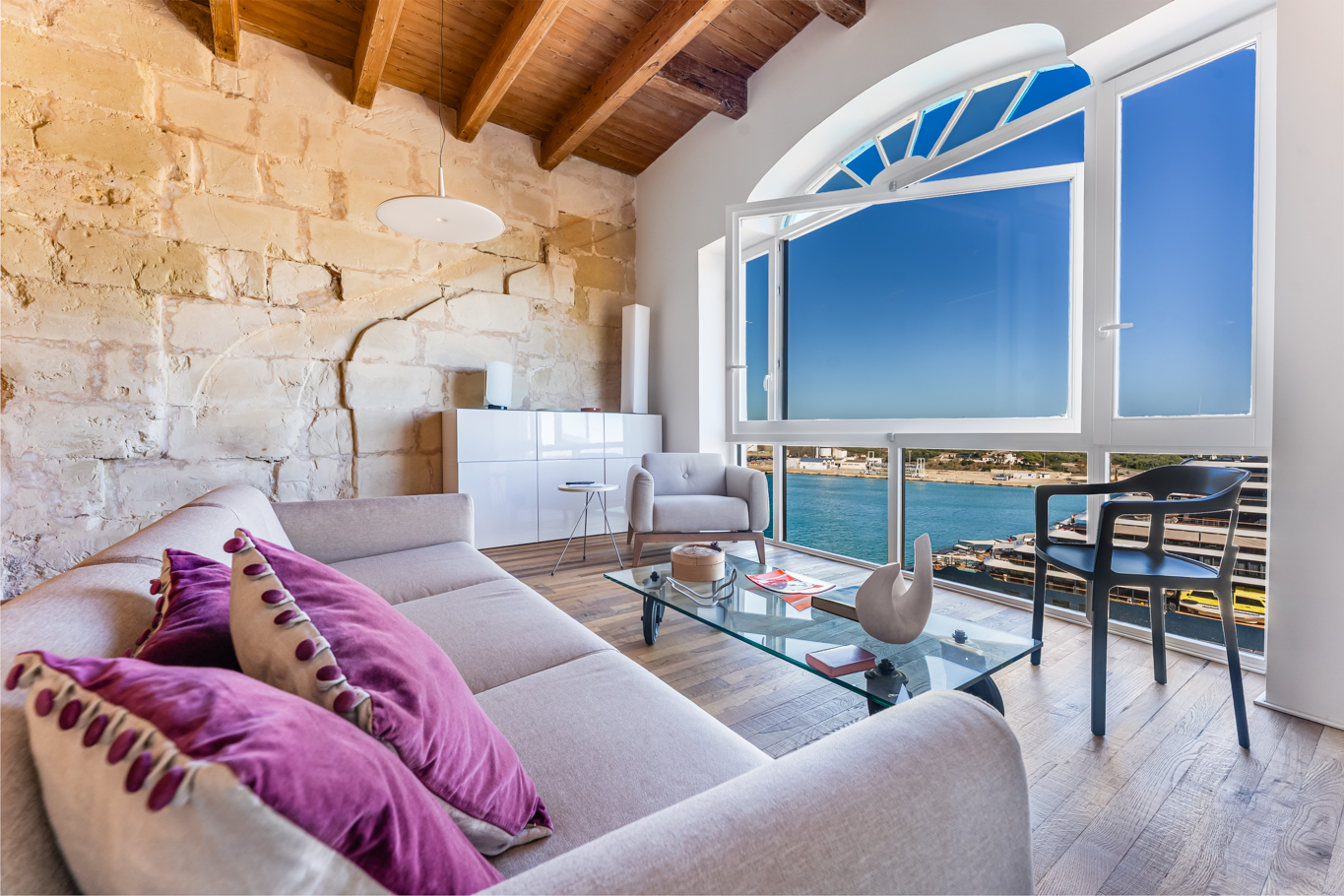 Renoviertes Stadthaus mit Hafenblick im historischen Zentrum von Mahón, Menorca
