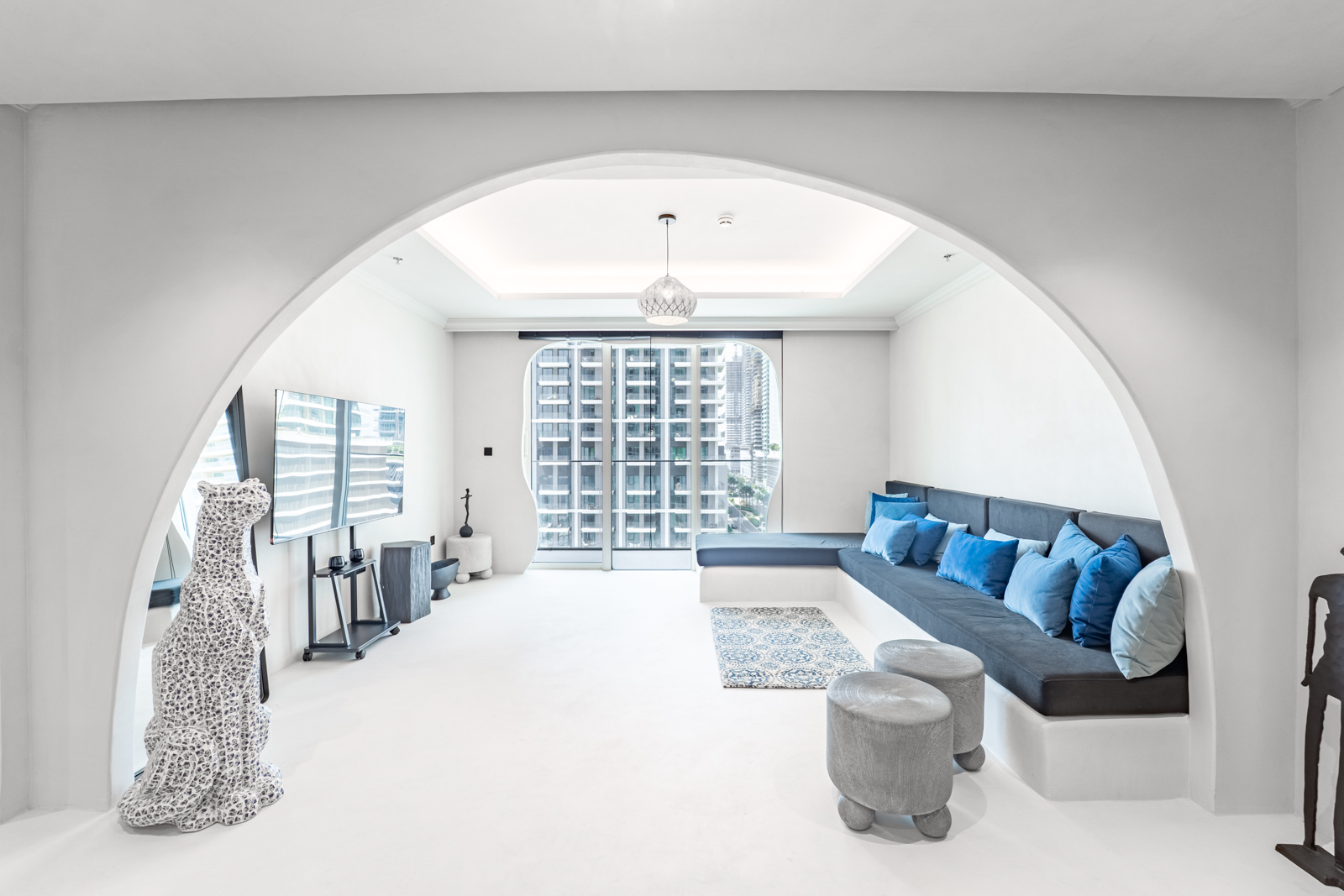 Exclusive  |  Upgraded  |  Fully Furnished