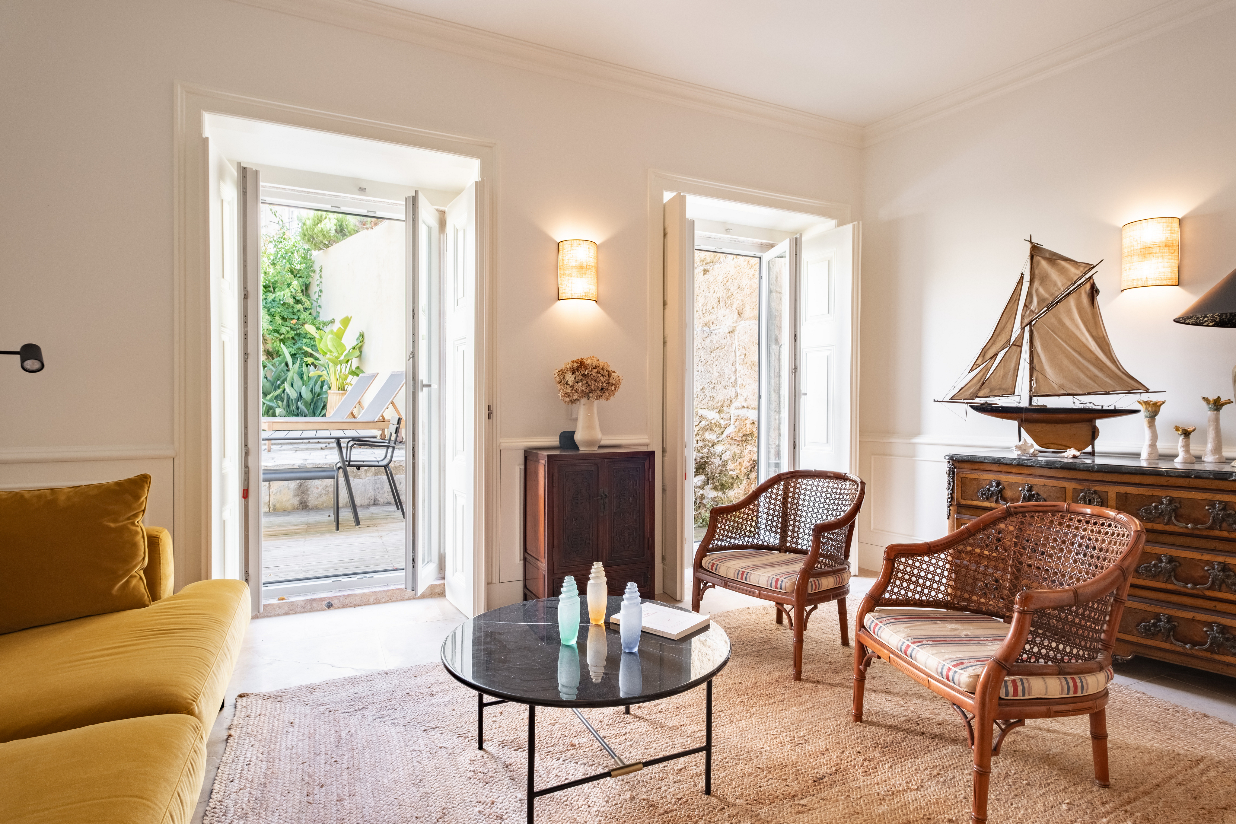 Charming duplex with terrace on Lisbon’s Sé hill