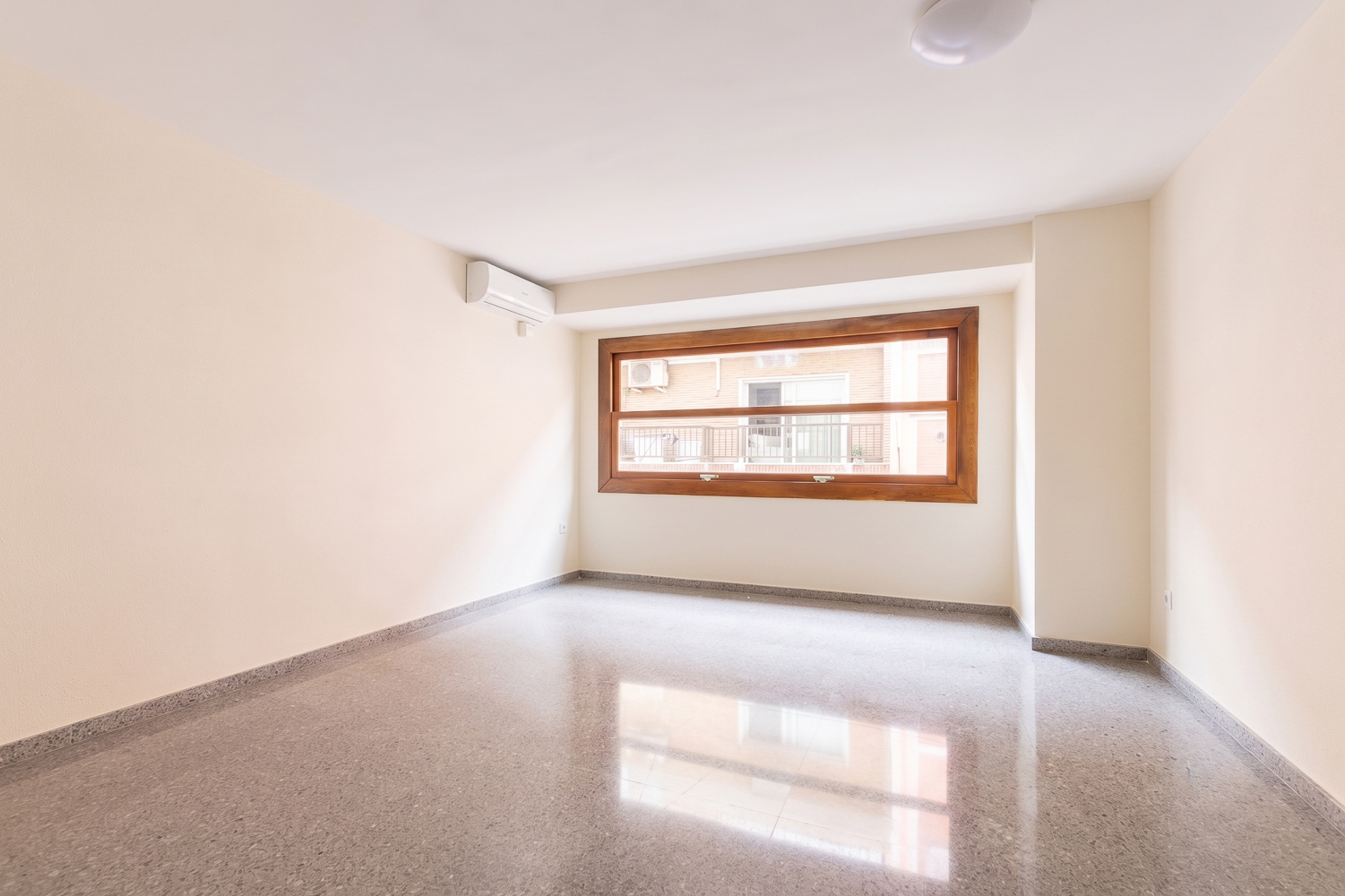 Townhouse with stunning terrace in Paterna