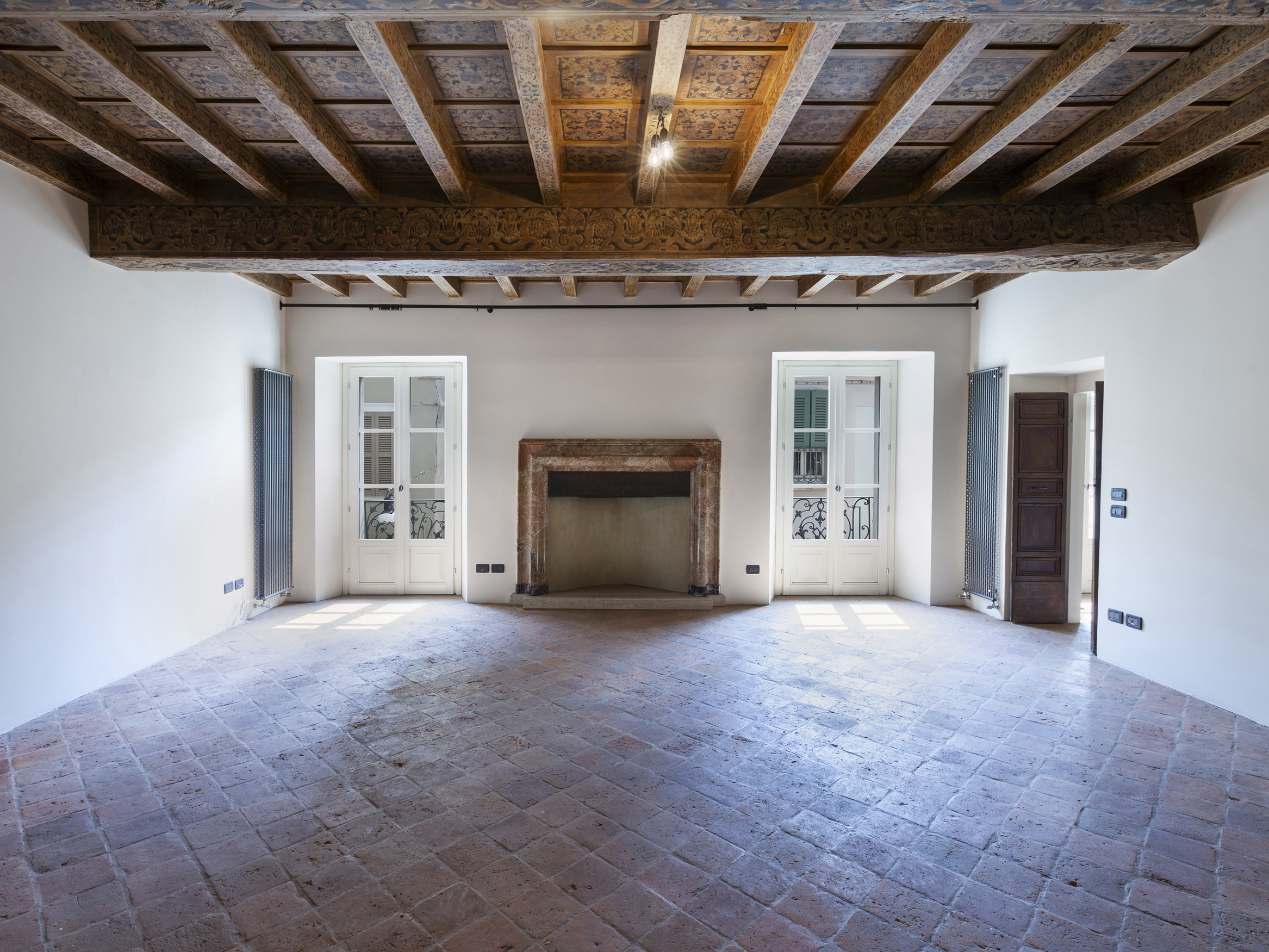Storicità, eleganza e prestigio in palazzo Cinquecentesco nel cuore del Centro