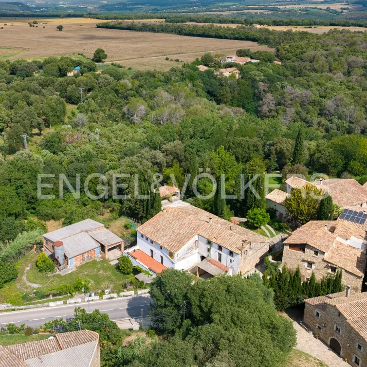 BEAUTIFUL CATALAN COUNTRY HOUSE IN ESPONELLÀ, A GEM OF THE 20TH CENTURY