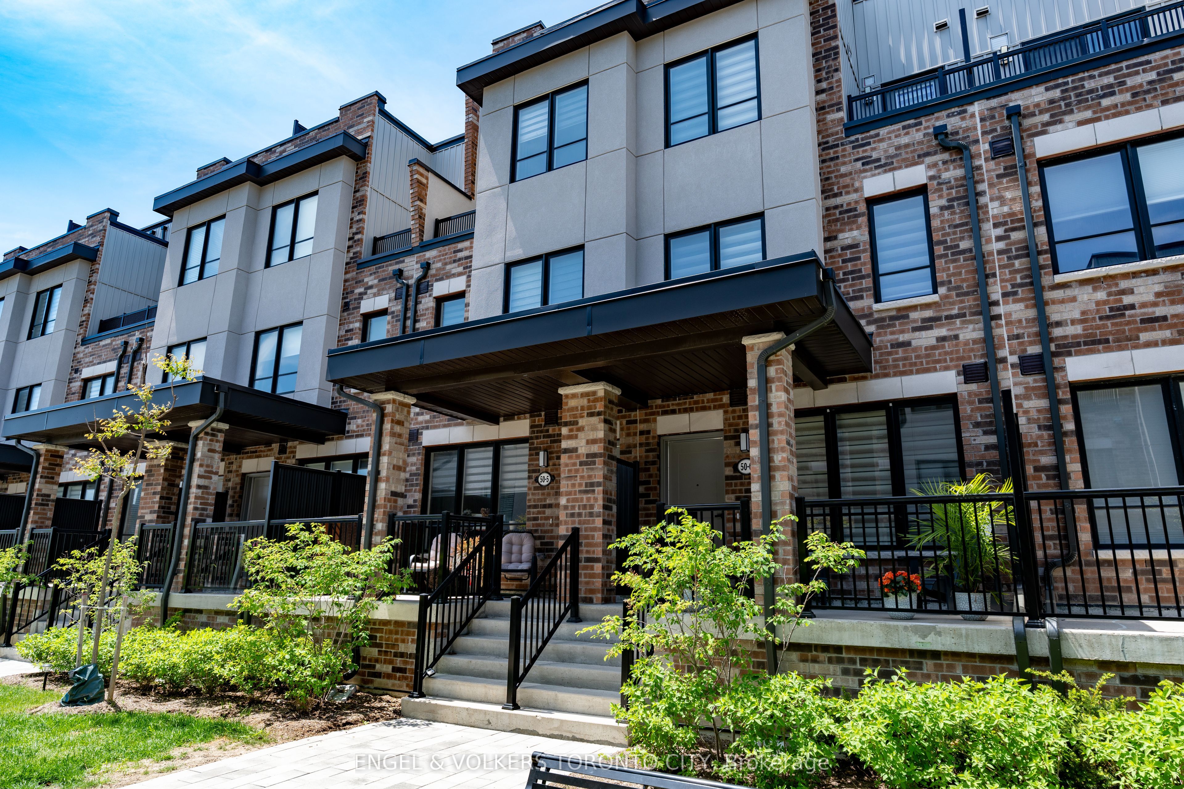 Upgraded Gem In Cachet Bradford Urban Towns