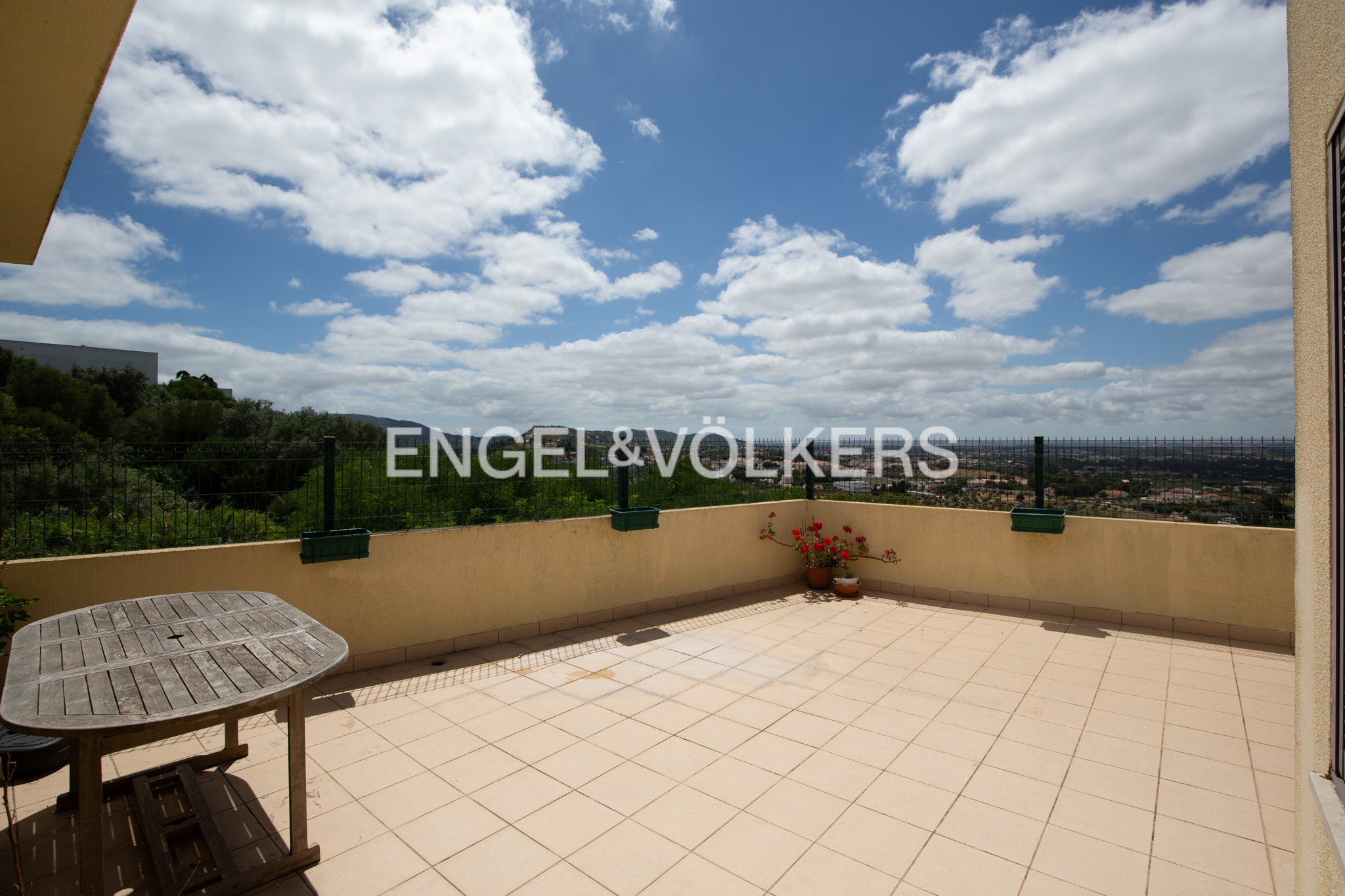T5 Duplex Apartment in Palmela