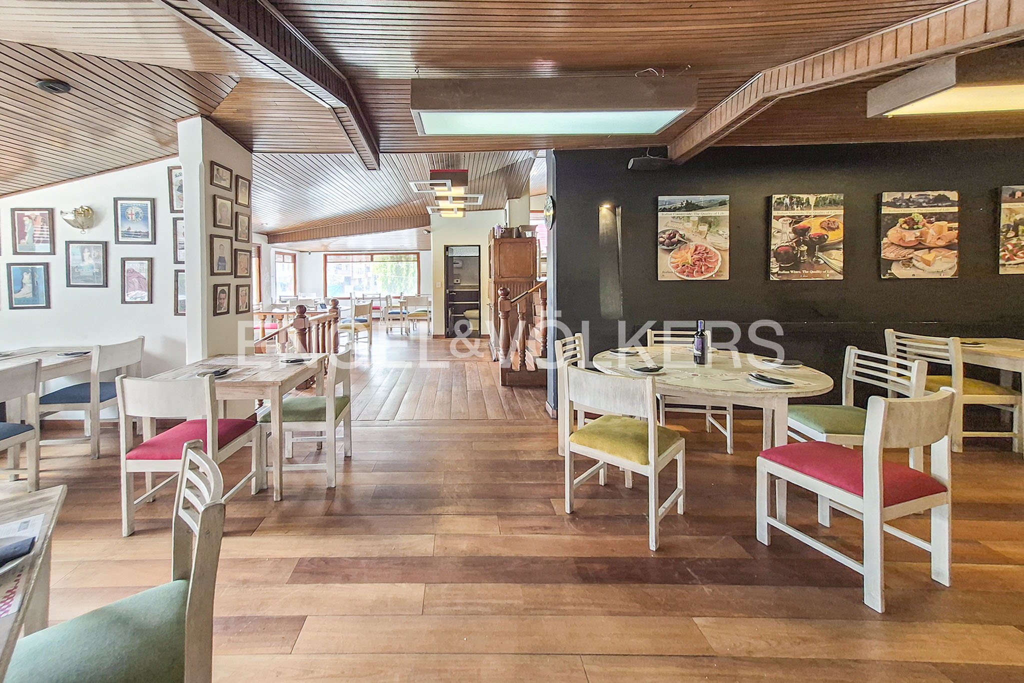 Local esquinero de 220 m² para arriendo en Santa Barbara