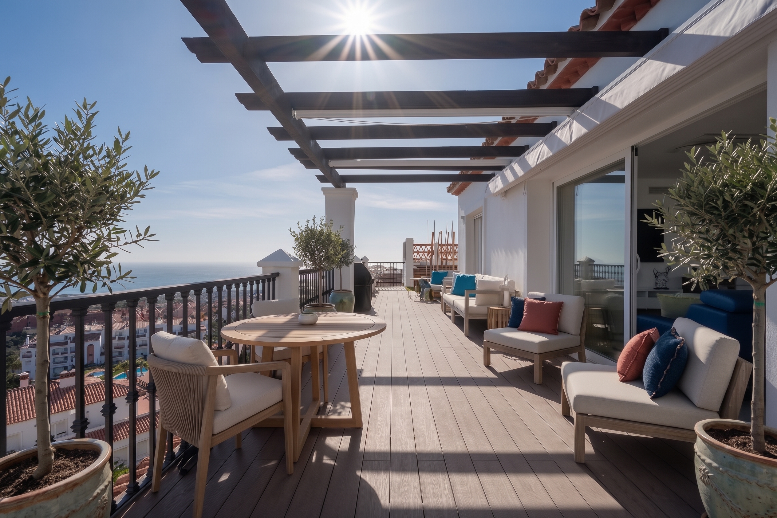 Secluded Penthouse with a 150m² Terrace and Sea Views from Sierra Nevada to Gibraltar