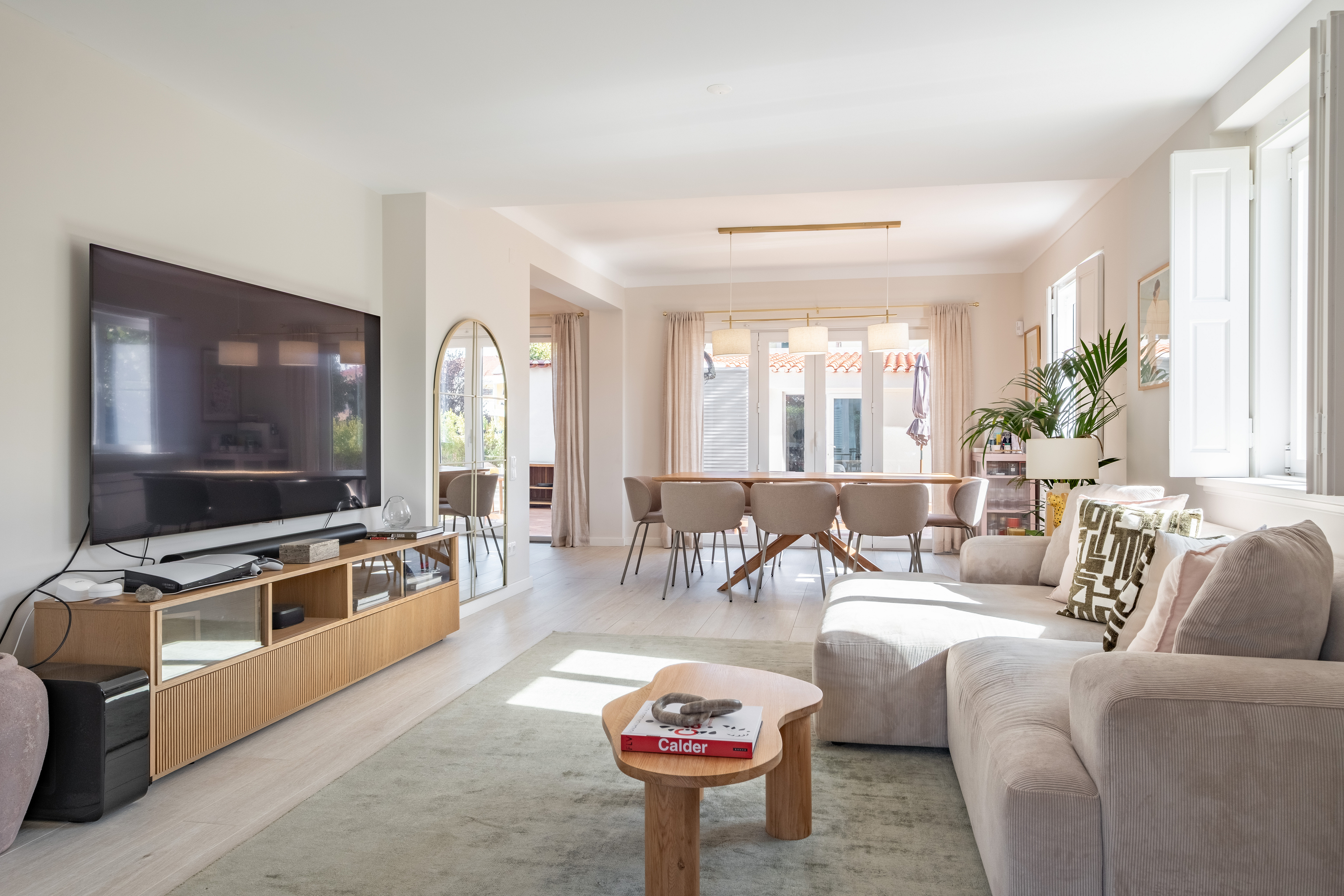 Luxury home in Restelo