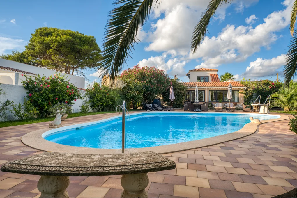 Prächtige Villa mit Garten und großem Schwimmbad