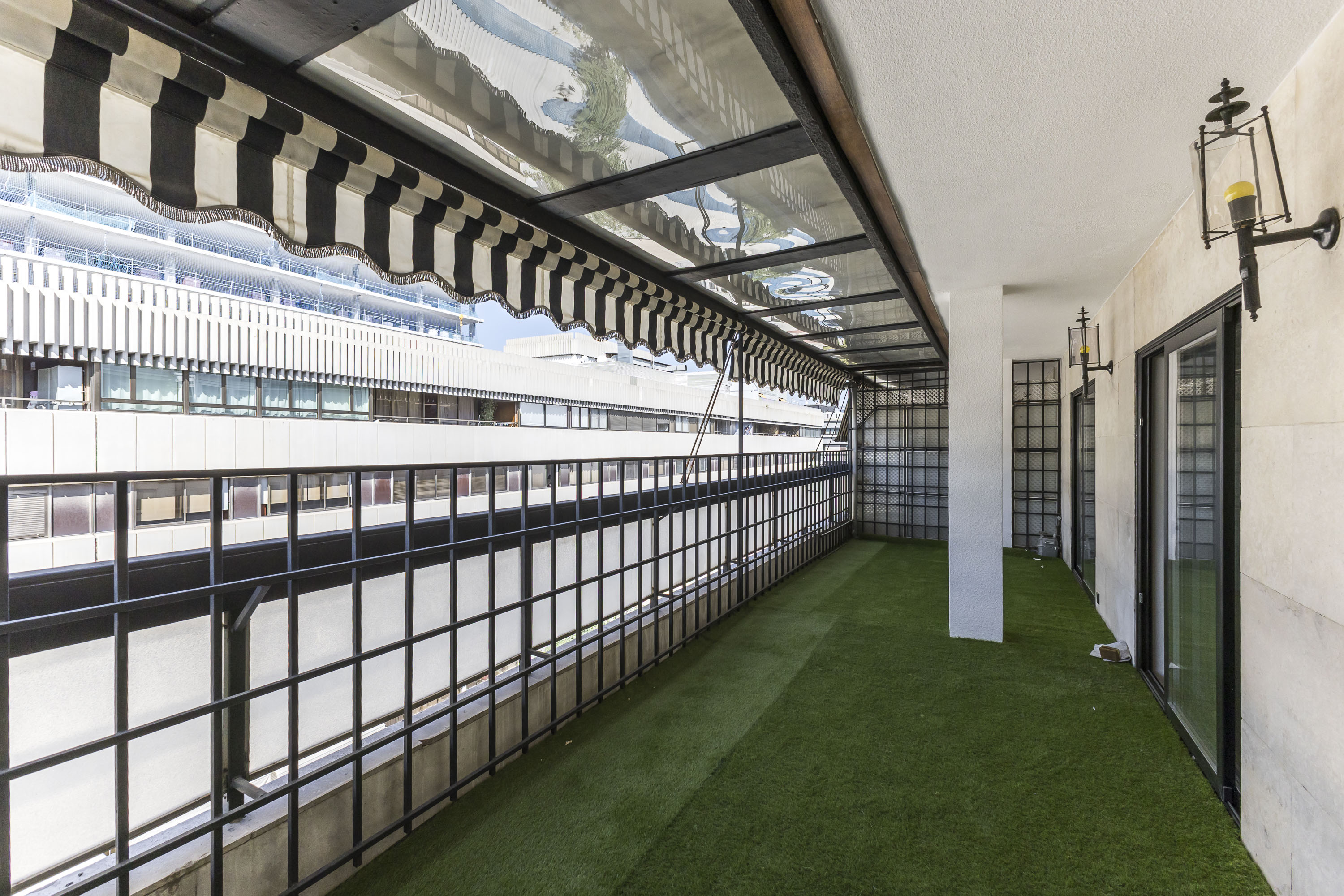 Spacious 4-Bedroom Apartment with Large Terrace and Open Views