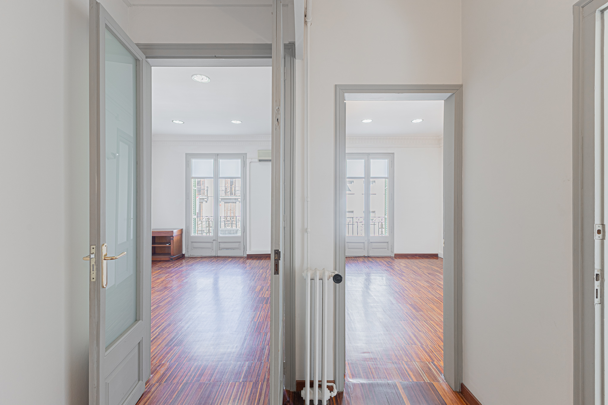 Spectacular top-floor flat with balcony in Eixample
