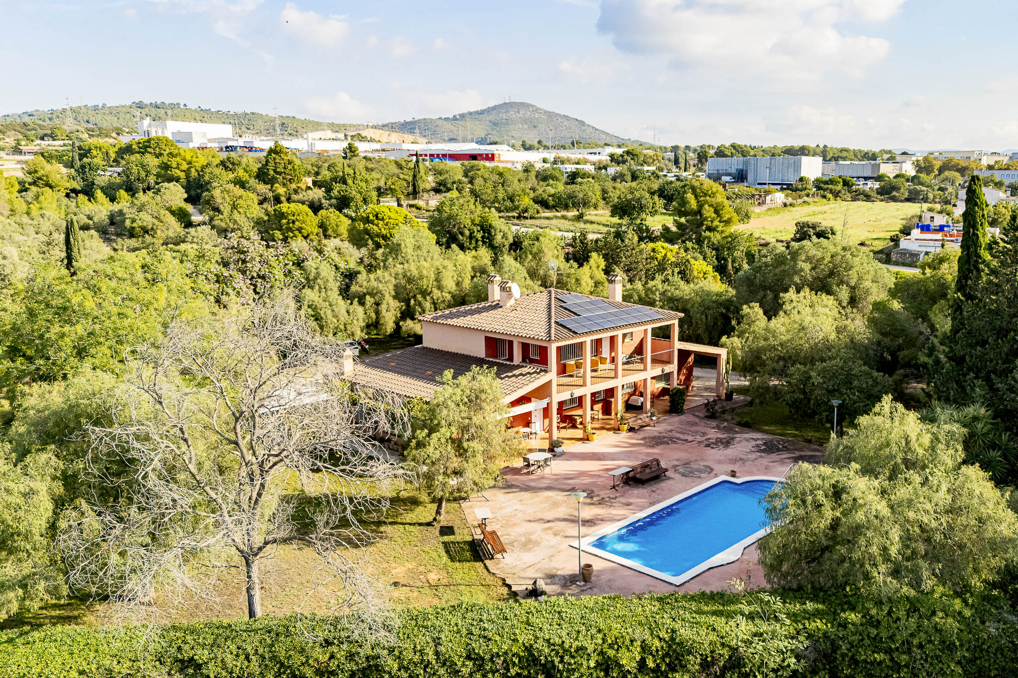 Mediterranean Villa in Vilanova i la Geltrú with Pool, Garden and Vineyards