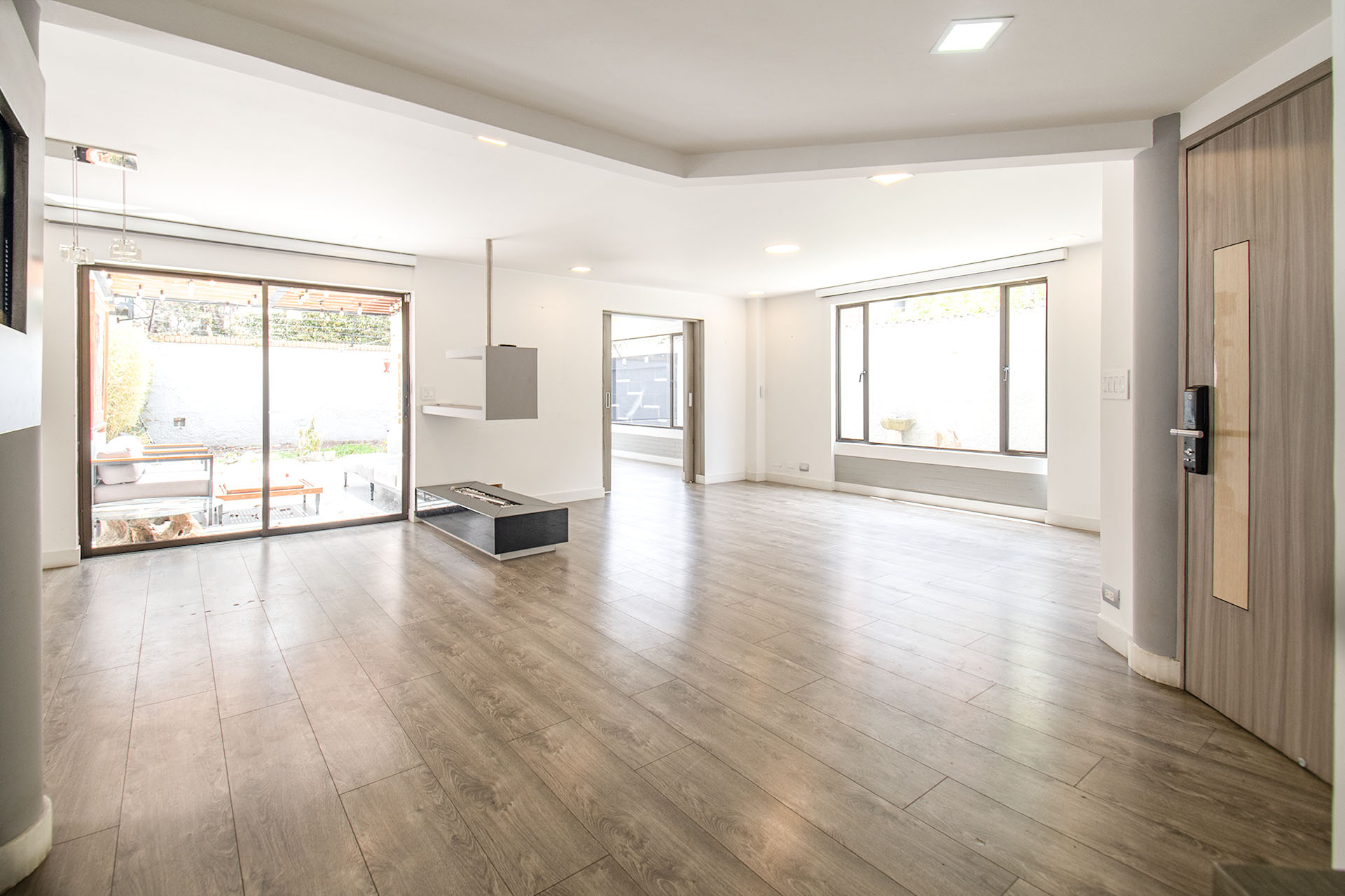 Casa remodelada con jardín y terraza para venta en Alhambra