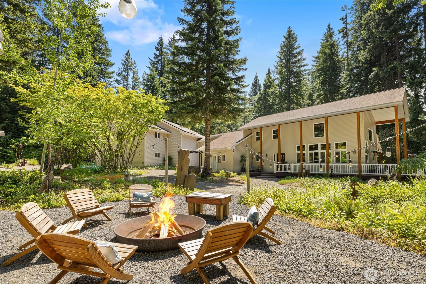 Spacious Alpine Retreat in Ronald