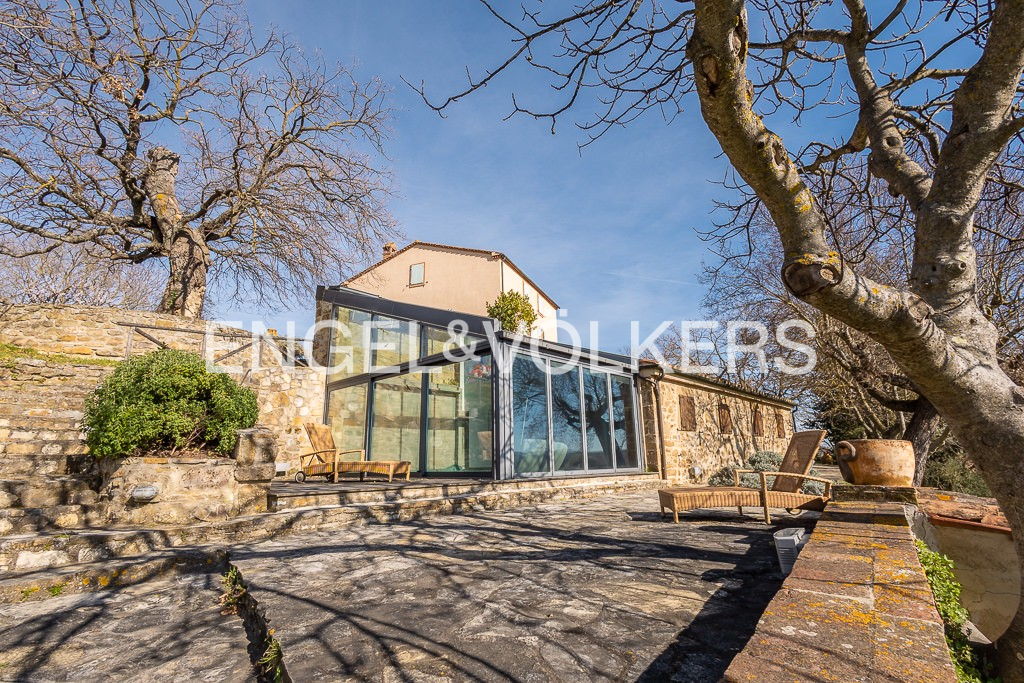 Wunderschönes Anwesen mit Innenpool und Reitställen