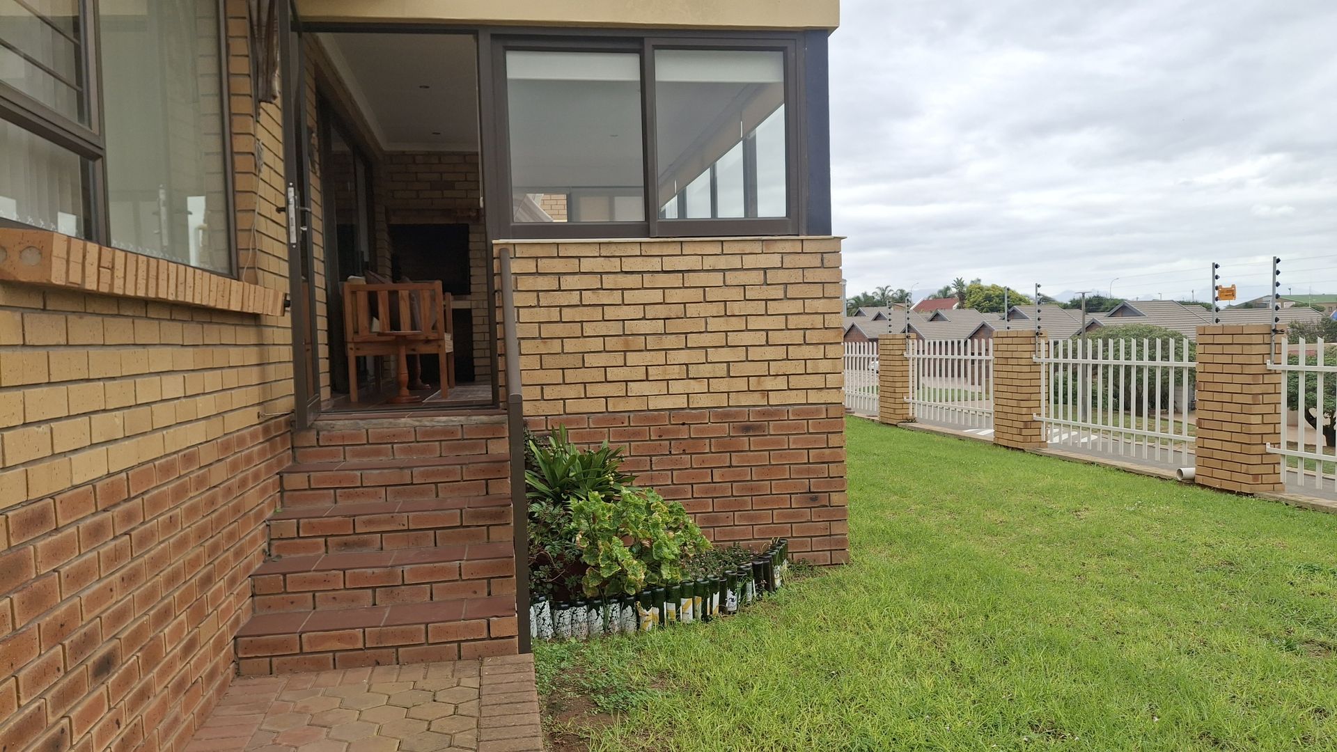 Furnished Charming and Well-Maintained Townhouse To Rent