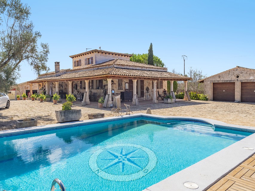 Wunderschöne Finca mit privatem Padelplatz in privilegierter Lage in Santa Margalida, Mallorca