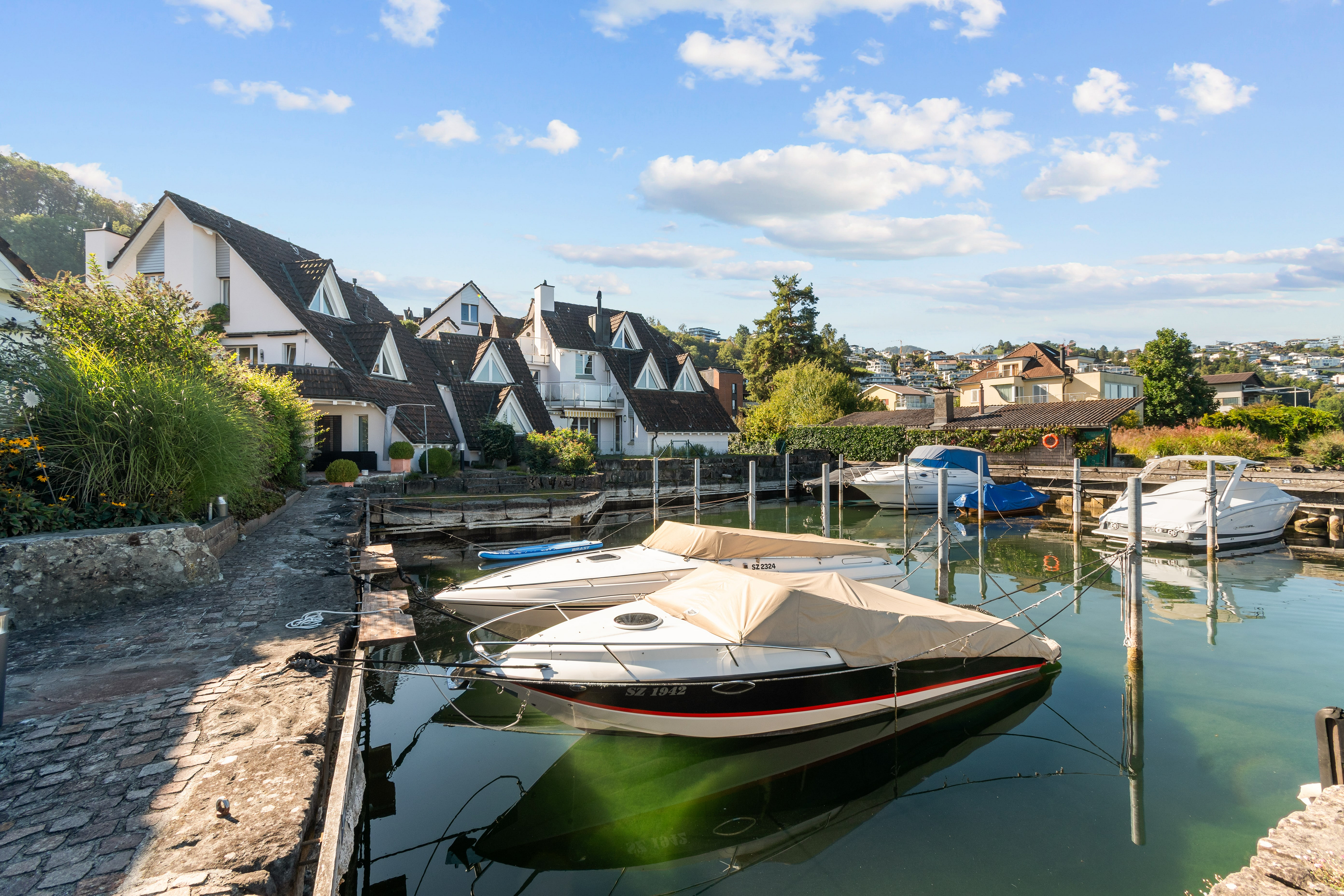 Living on Lake Zurich with your own boat berth