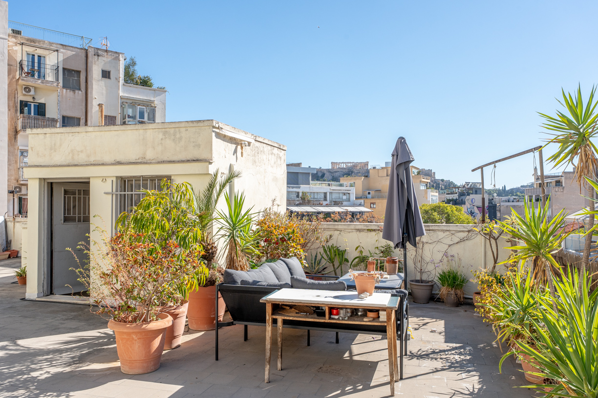 125sqm apartment in the heart of Psyri