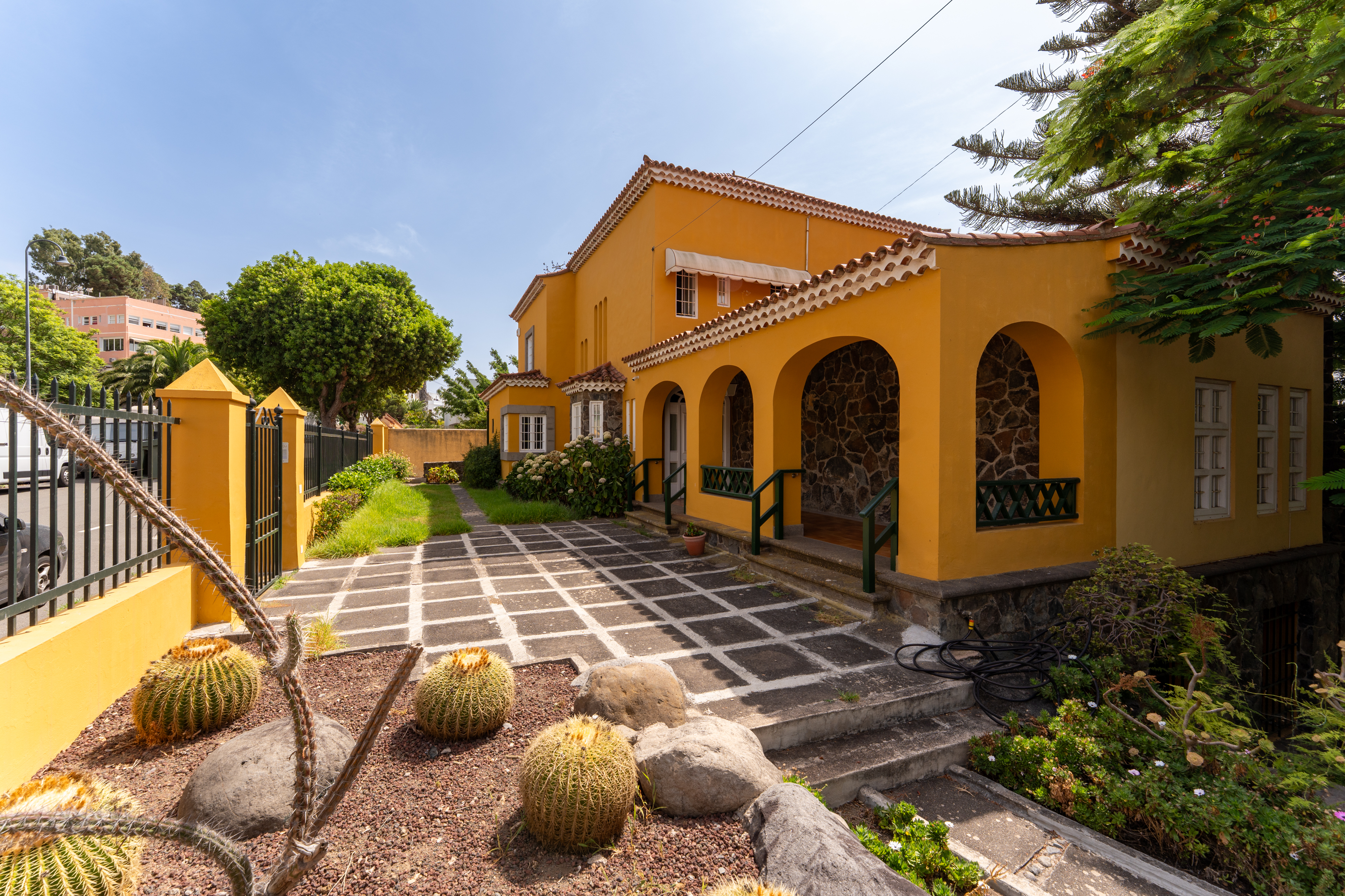 Spectacular Detached Single-Family Chalet in Monte Lentiscal