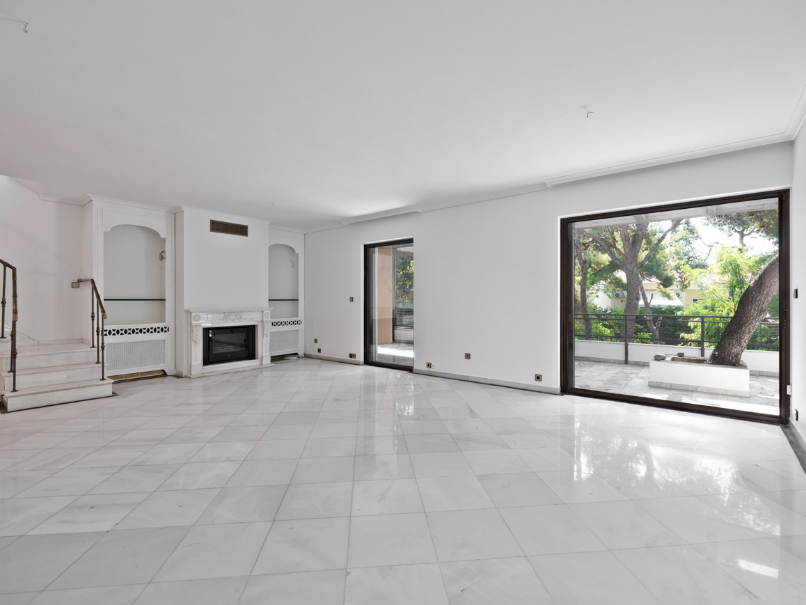 Top located, renovated duplex apartment