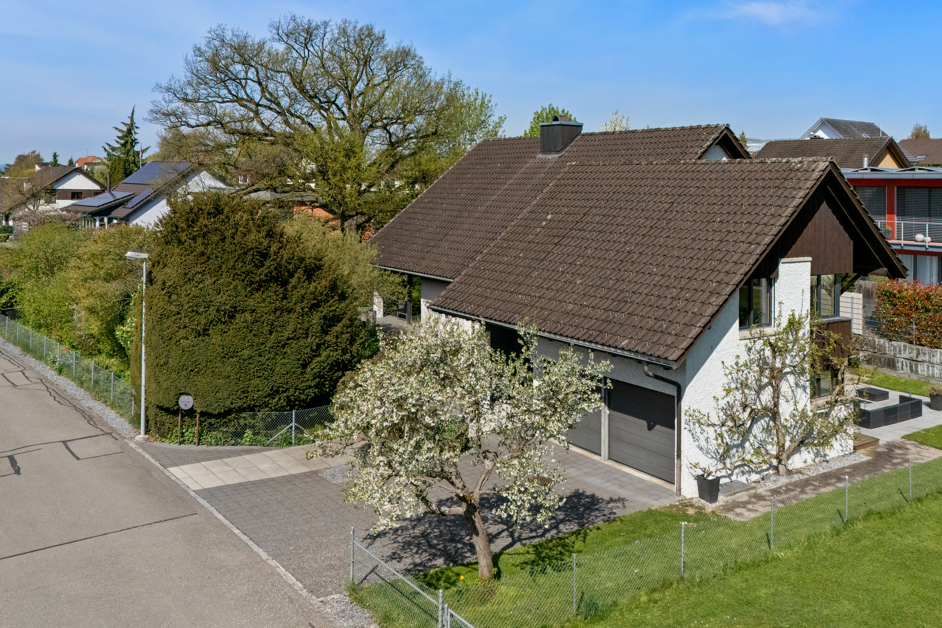 Ein Zuhause für Generationen – Architektenhaus mit über 1'200 m² Traumgrundstück