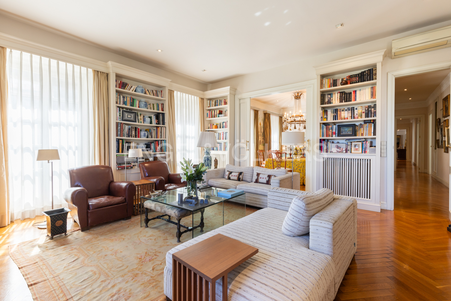 Luxurious property with spectacular views in a stately building from 1900 in Plaza de Alfonso the Magnanimous