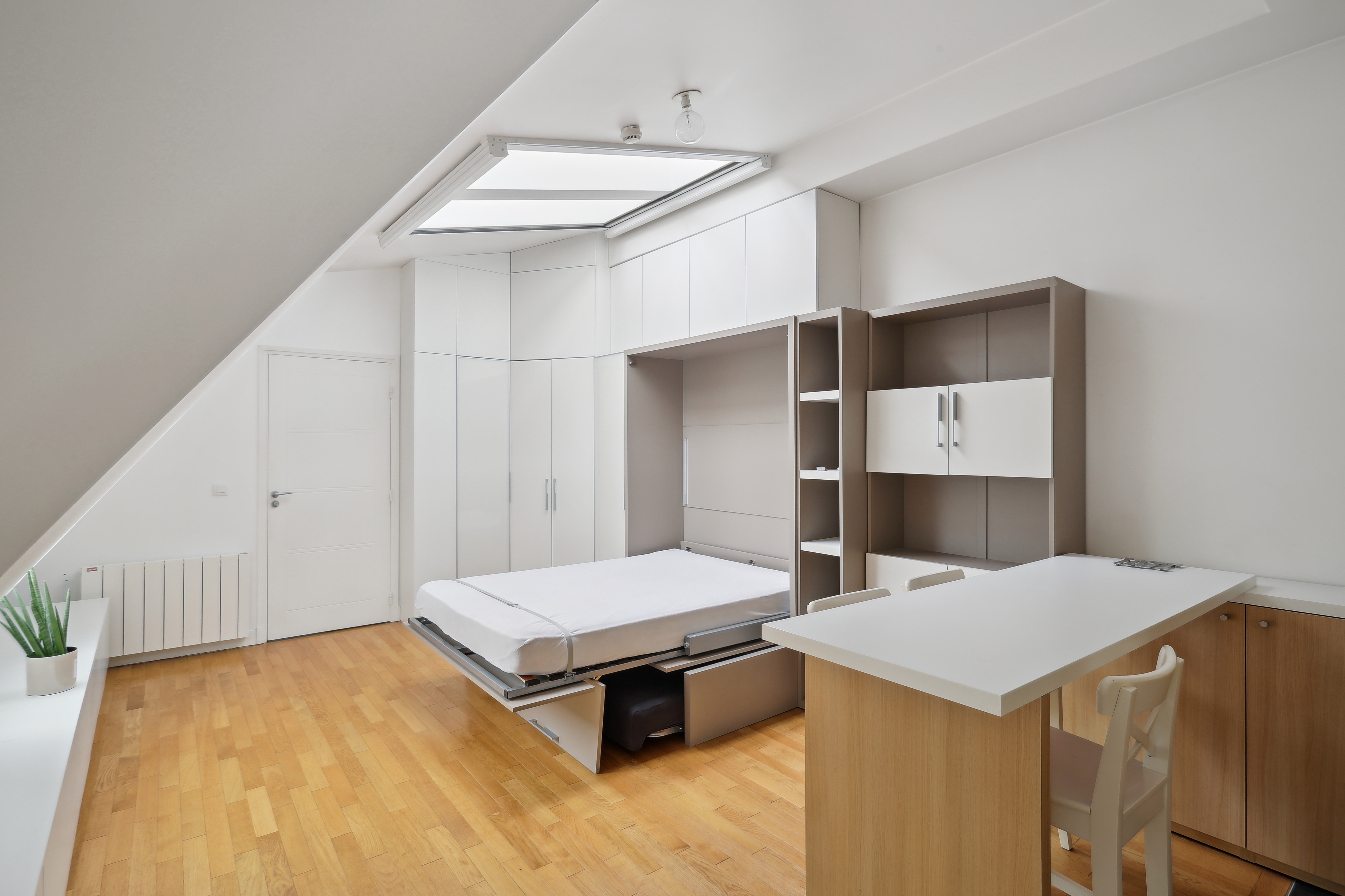 Renovated top-floor studio - Monceau district