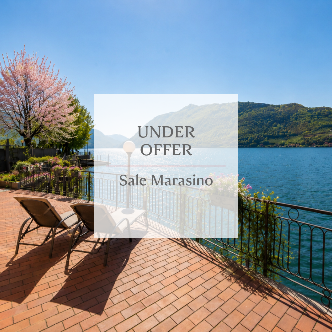 Exclusive pieds dans l'eau property in Sale Marasino
