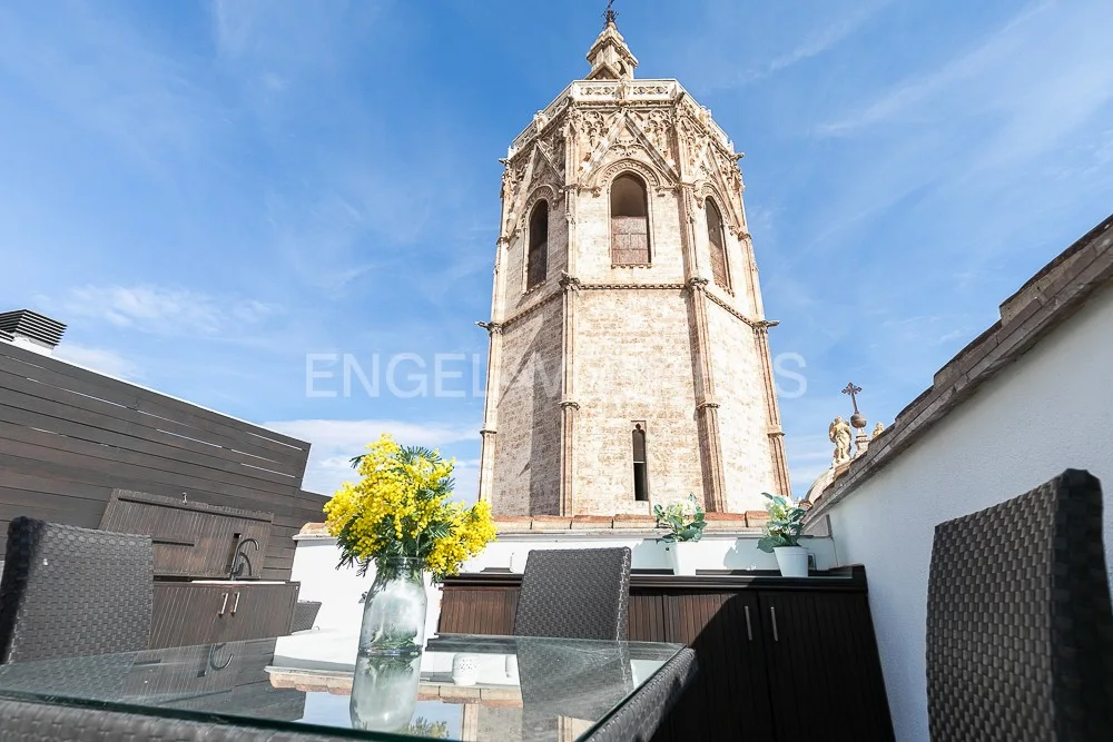 Penthouse with views of Valencia Cathedral
