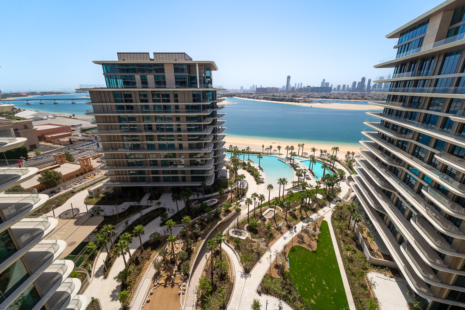 Exclusive Unit with Full Sea and Palm Views