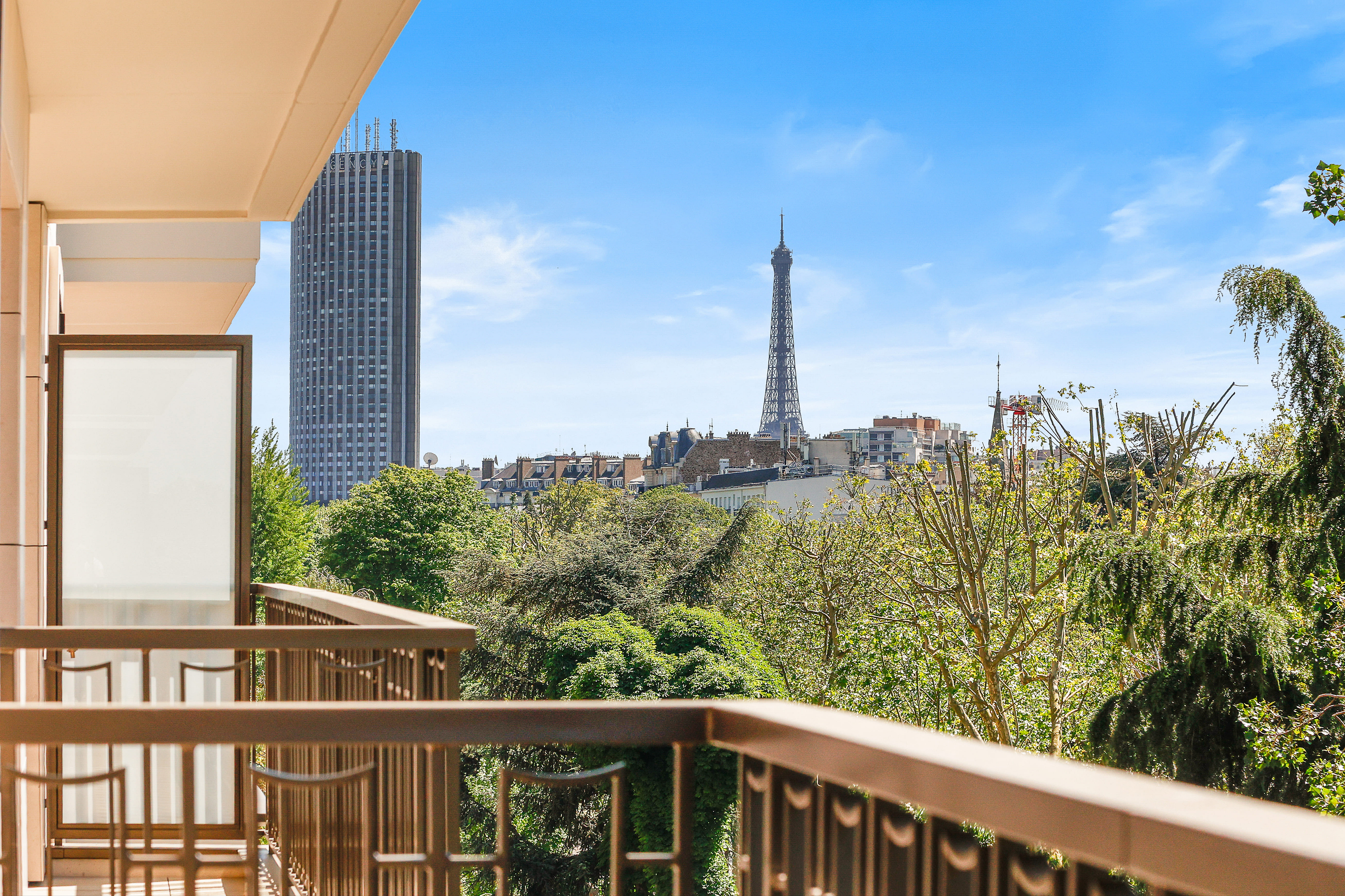 Appartement 5 pièces 149 m² · à Neuilly-sur-Seine · 149,3 m² · 10 000 €/mois