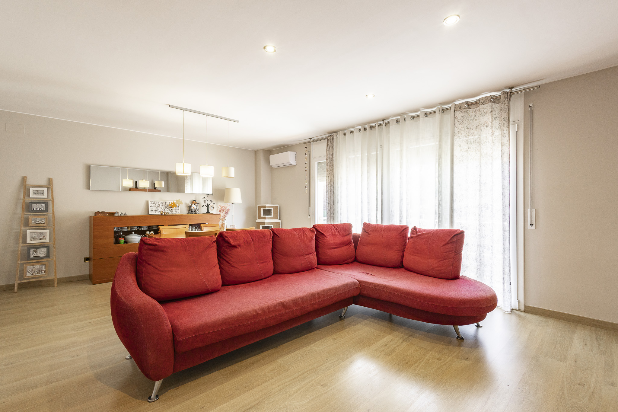Spacious detached house with mountain views, a patio, and a double garage in Sant Joan de Vilatorrada