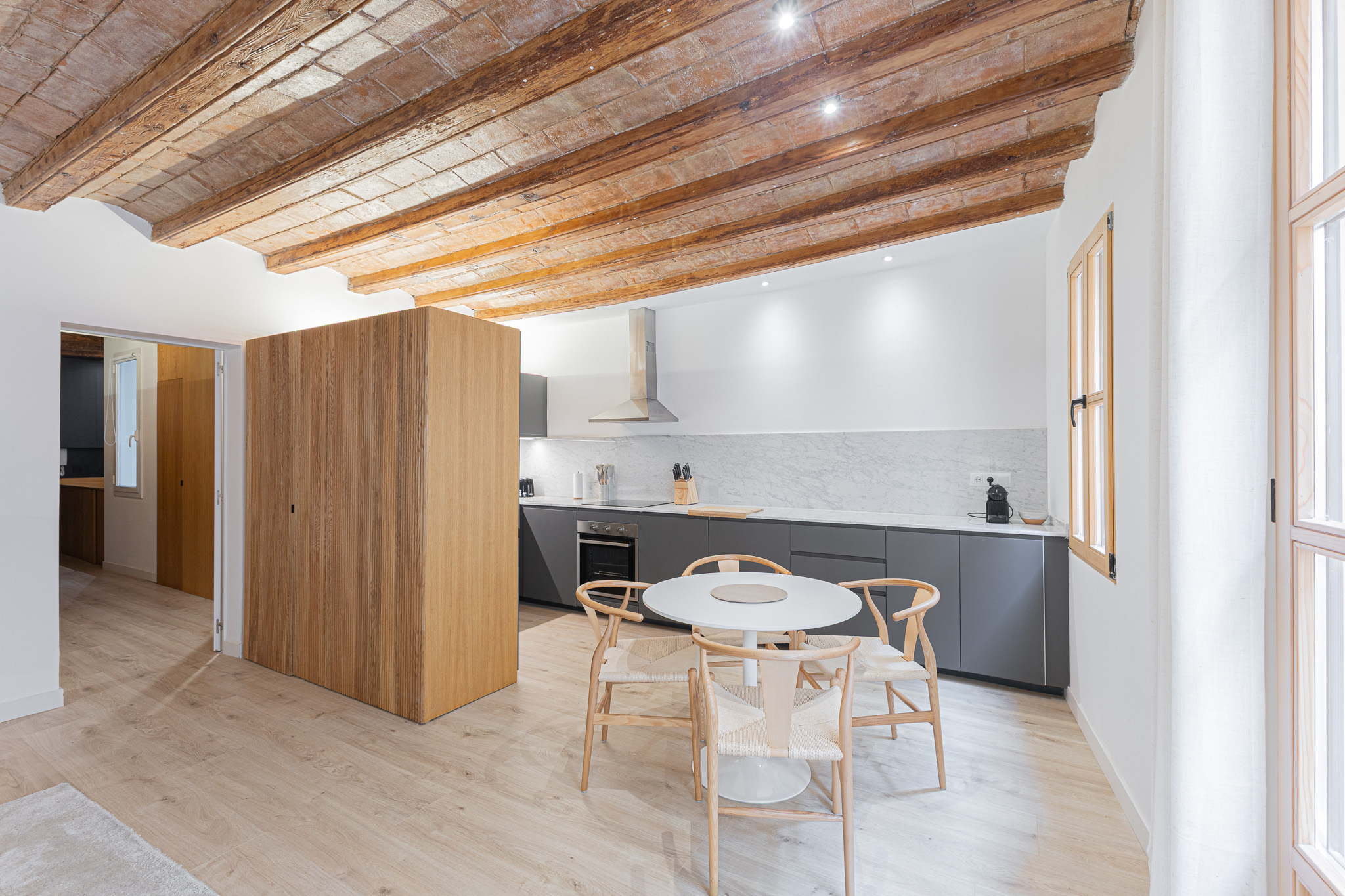Exclusive, furnished apartment renovated in 2025, steps from Port Vell