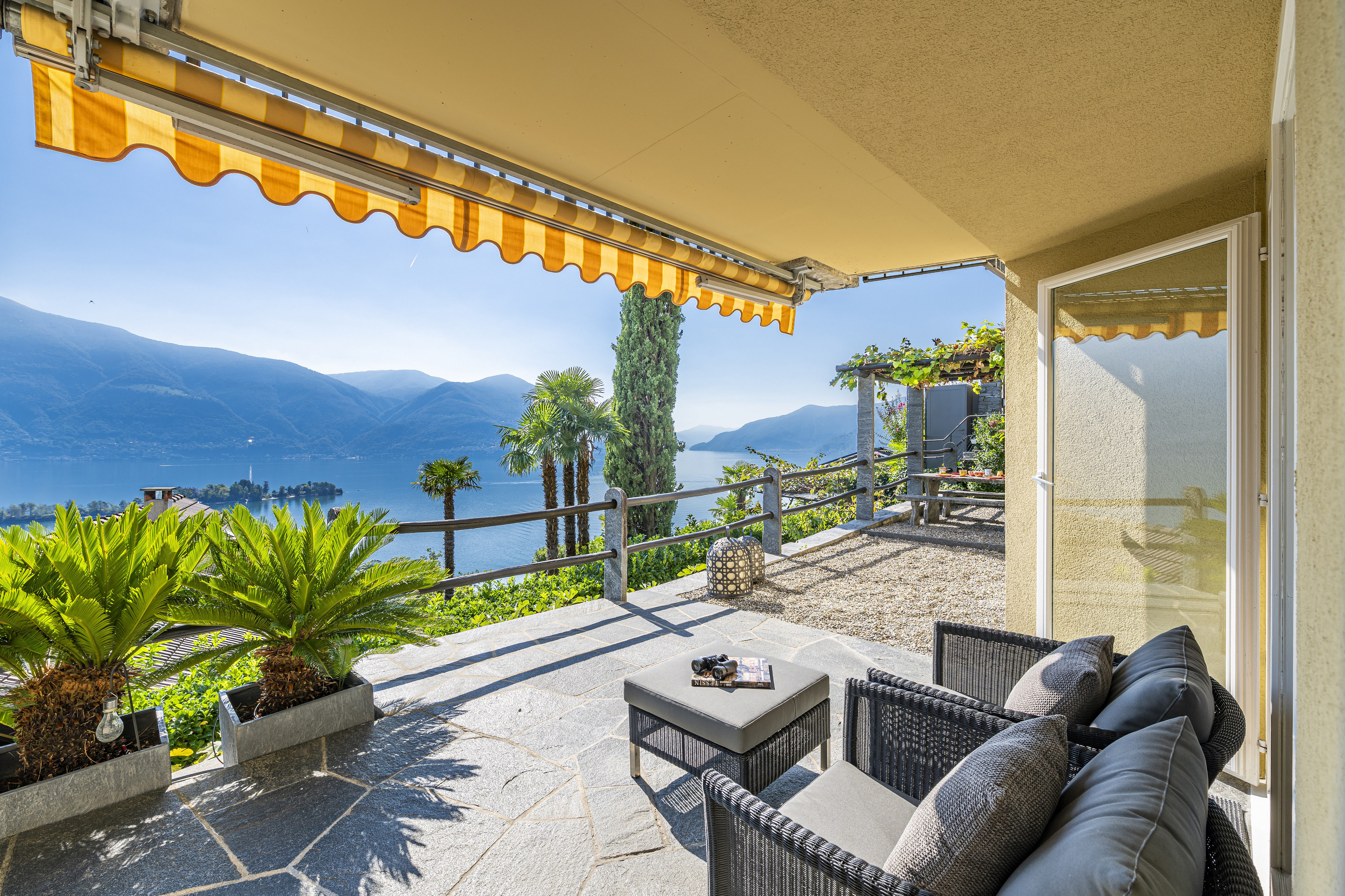 Hidden paradise on Lake Maggiore (48)