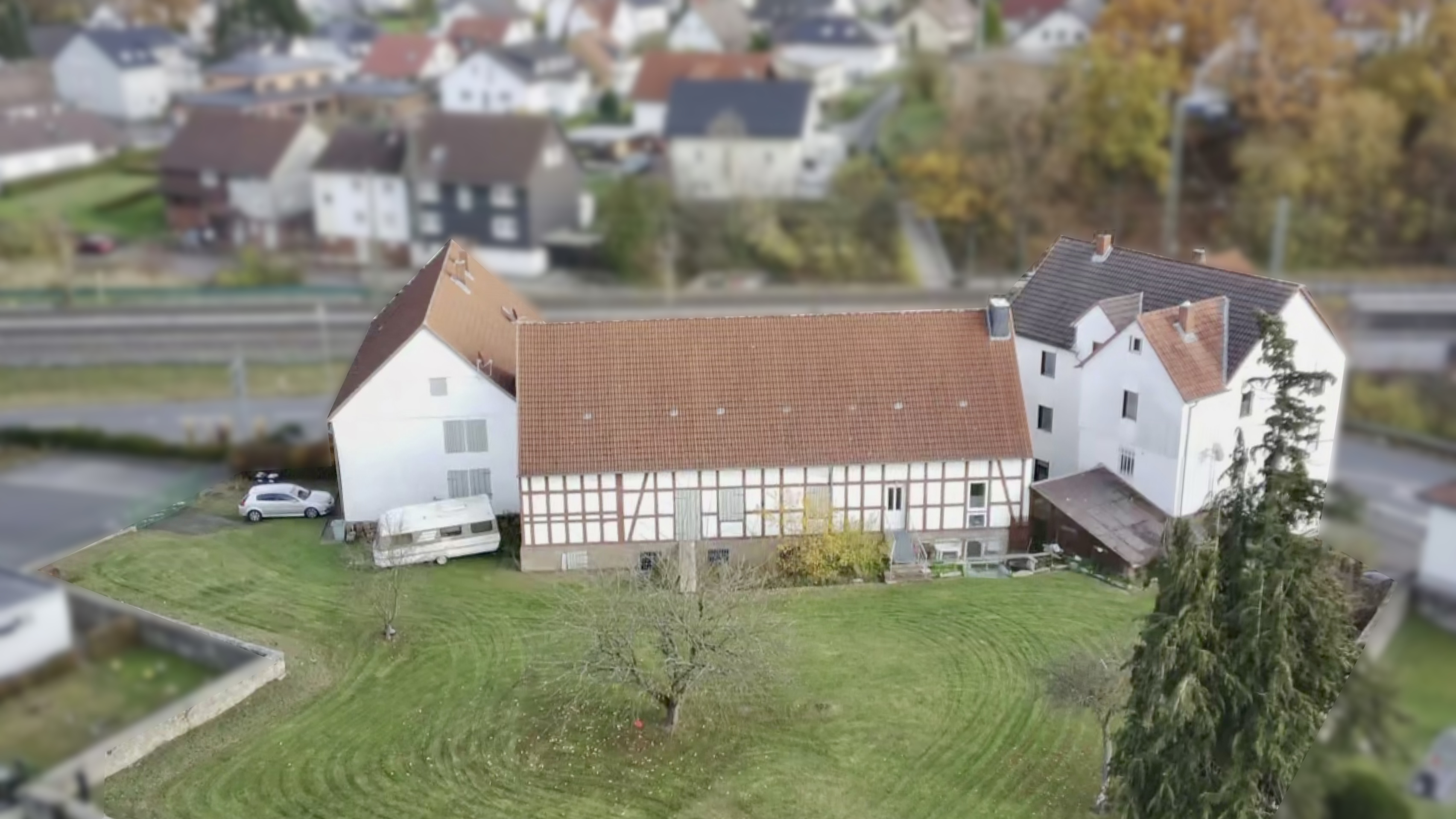 Attraktives Immobilienensemble mit umfangreicher Ausbaureserve