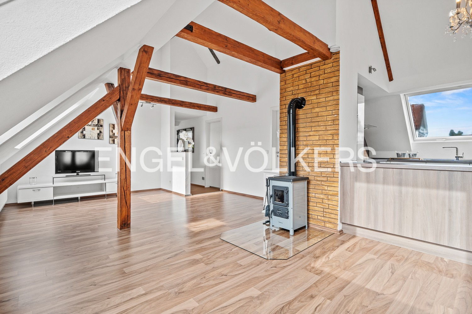 Vermietete, moderne Dachgeschosswohnung mit Terrasse nahe Zeppelin Universität