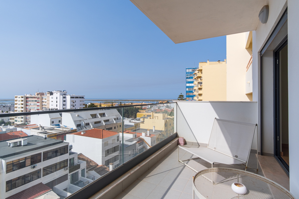 3-Bedroom Apartment with Ria Formosa Views in Faro