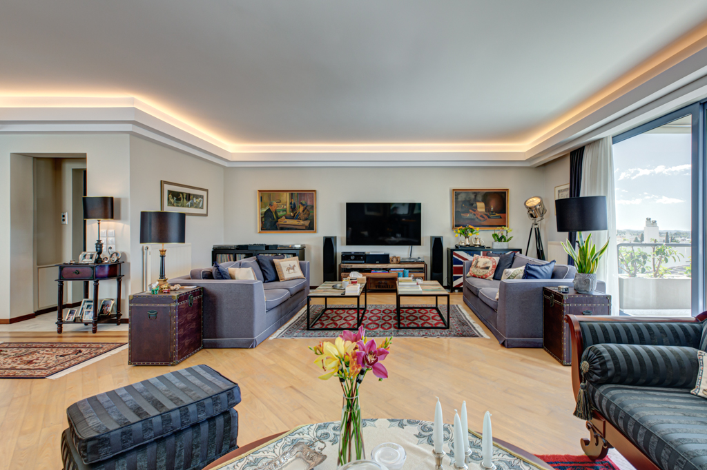 Luxury residence near the Athens Riviera and the Ellinikon