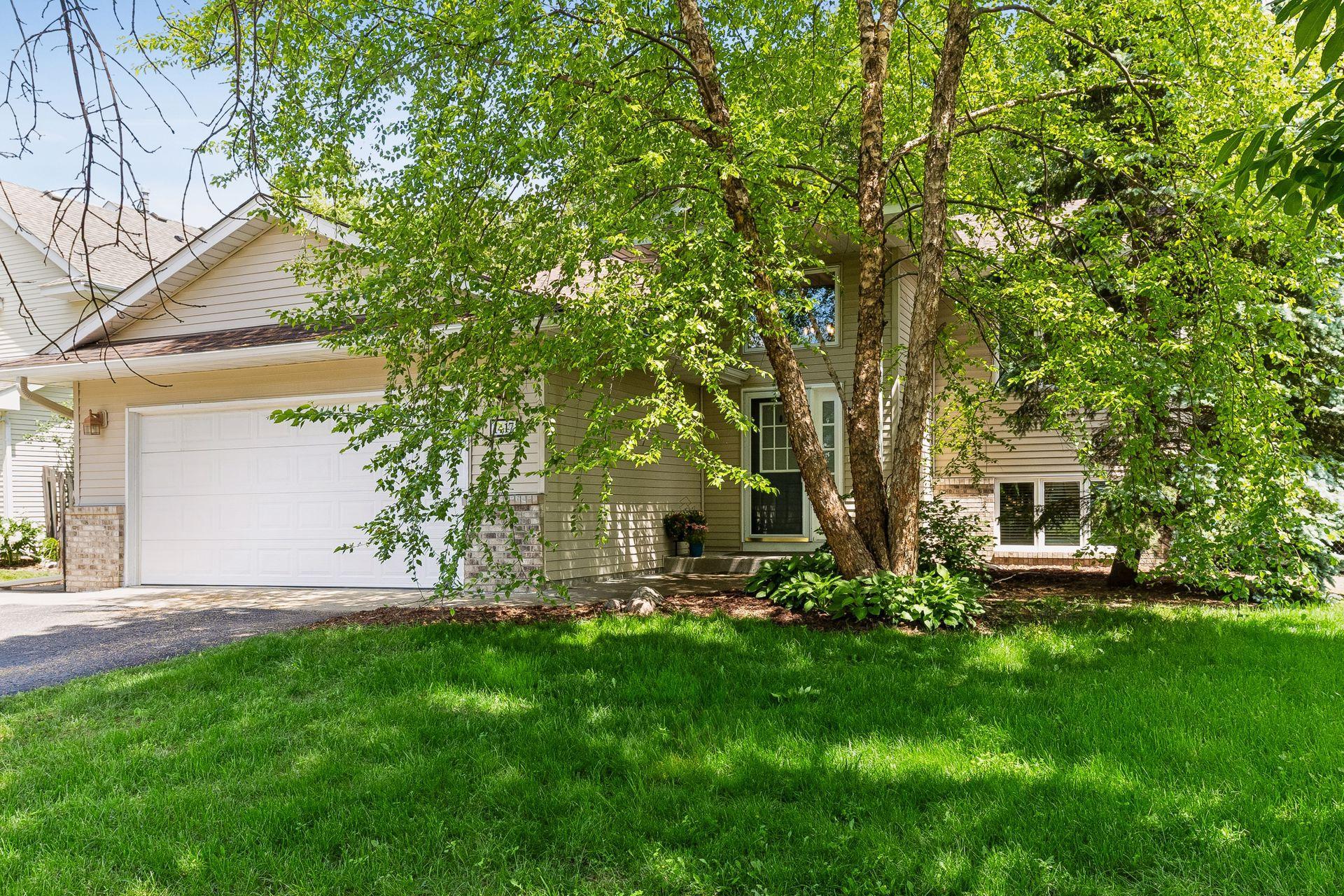 Pristine Victoria 4-BR: 2026 Paint & Creekside Lot