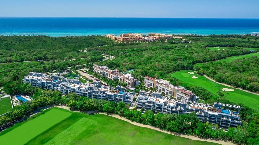 Dream Golf Penthouse with Pool in Corasol, Playa del Carmen