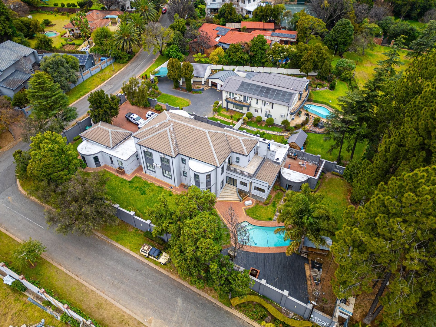 Stunning Beautiful Family Home 6bed 6baths for Sale!!