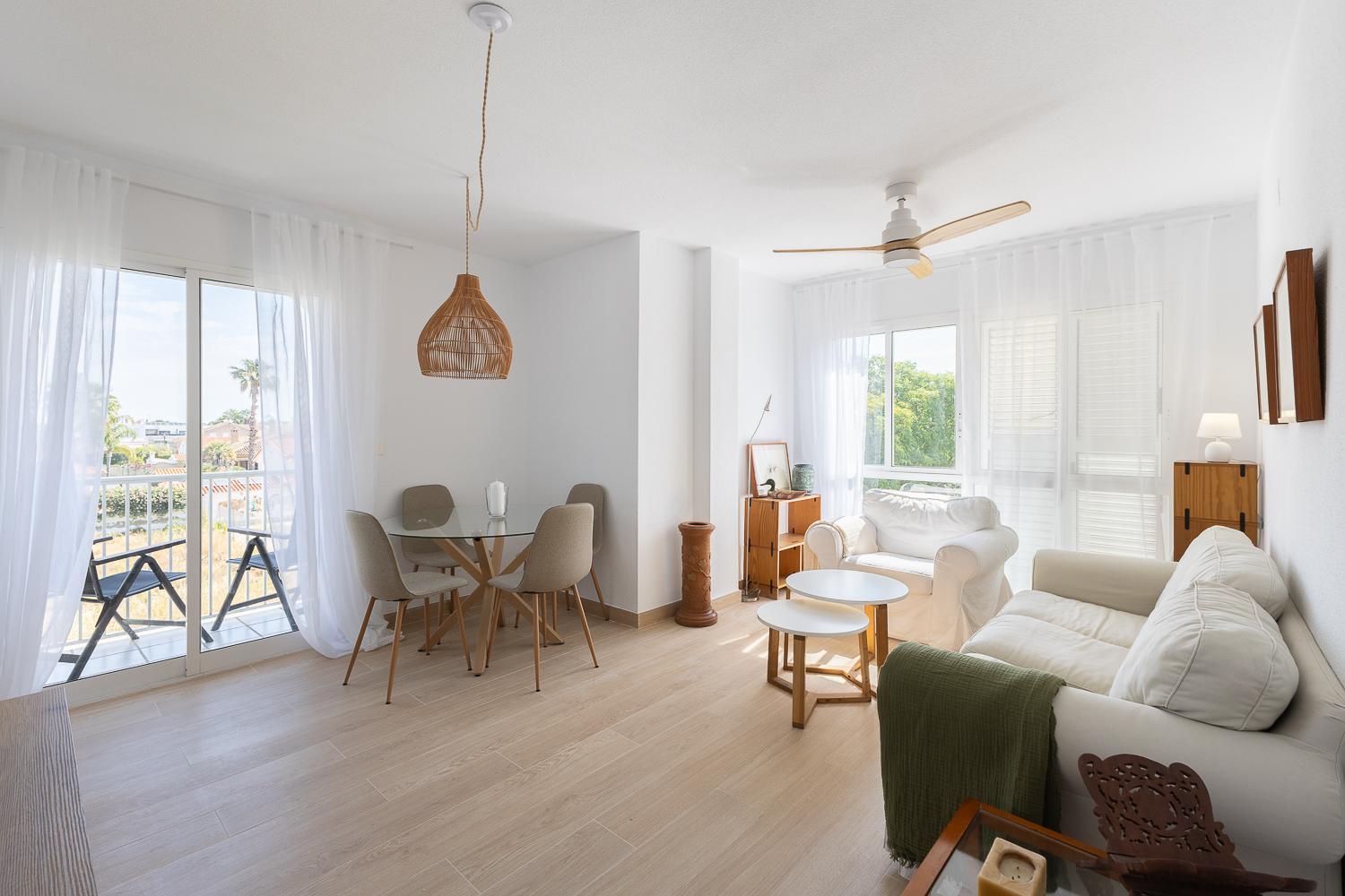 Vivienda totalmente reformada en La Almardà: diseño, confort y ubicación privilegiada junto al mar