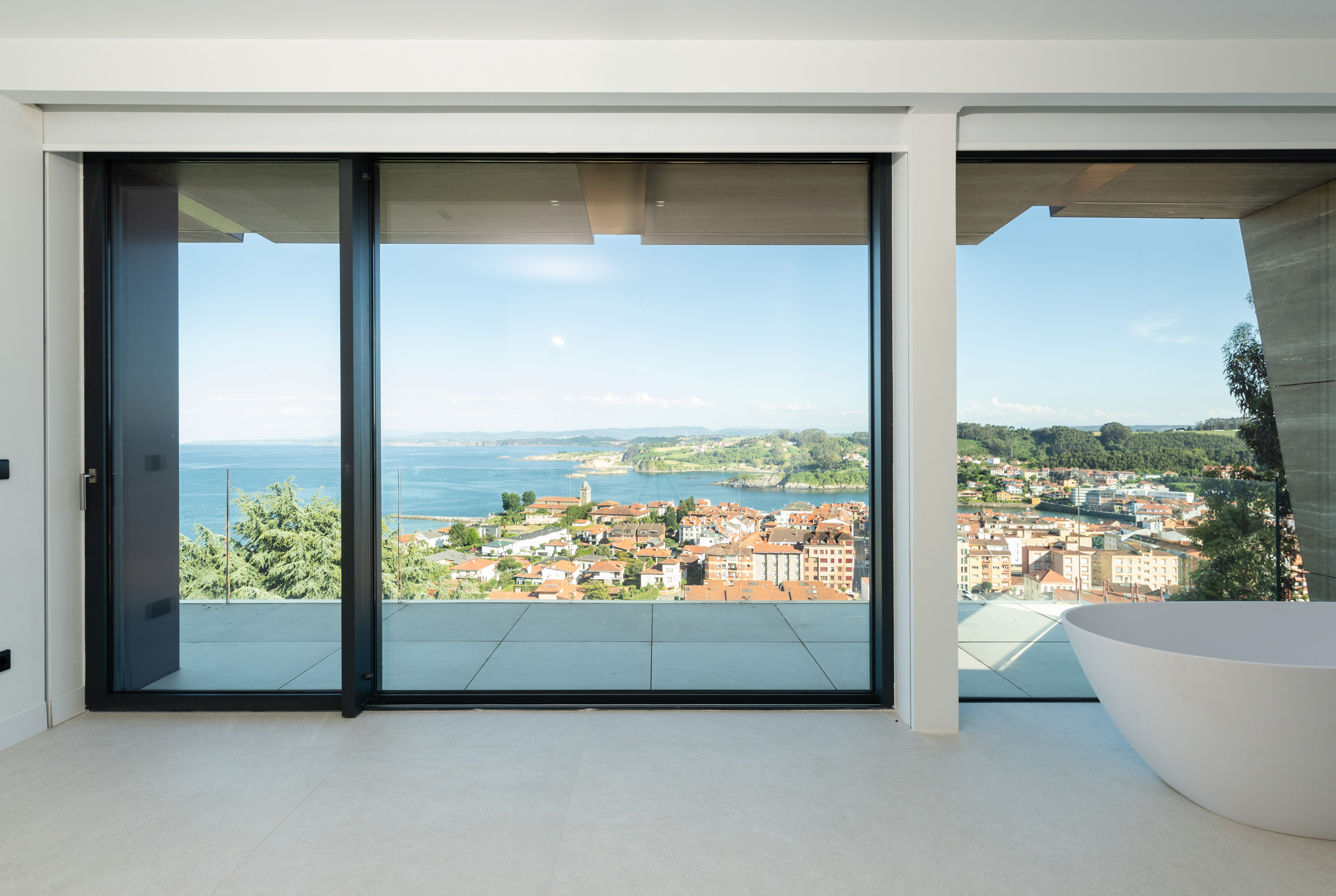 Exclusividad, diseño y vistas al mar en Urbanización privada