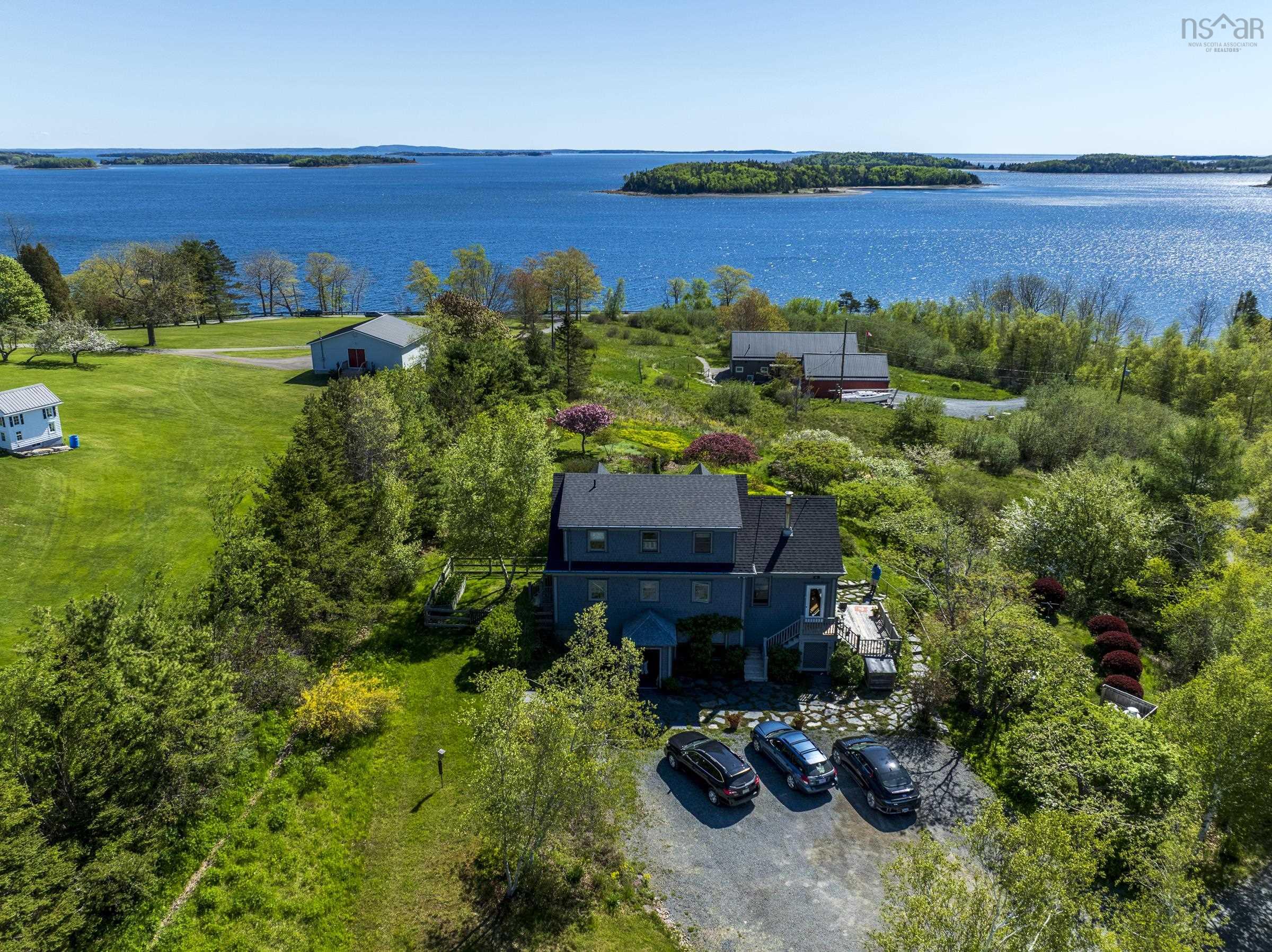 Lovely Home in Maders Cove